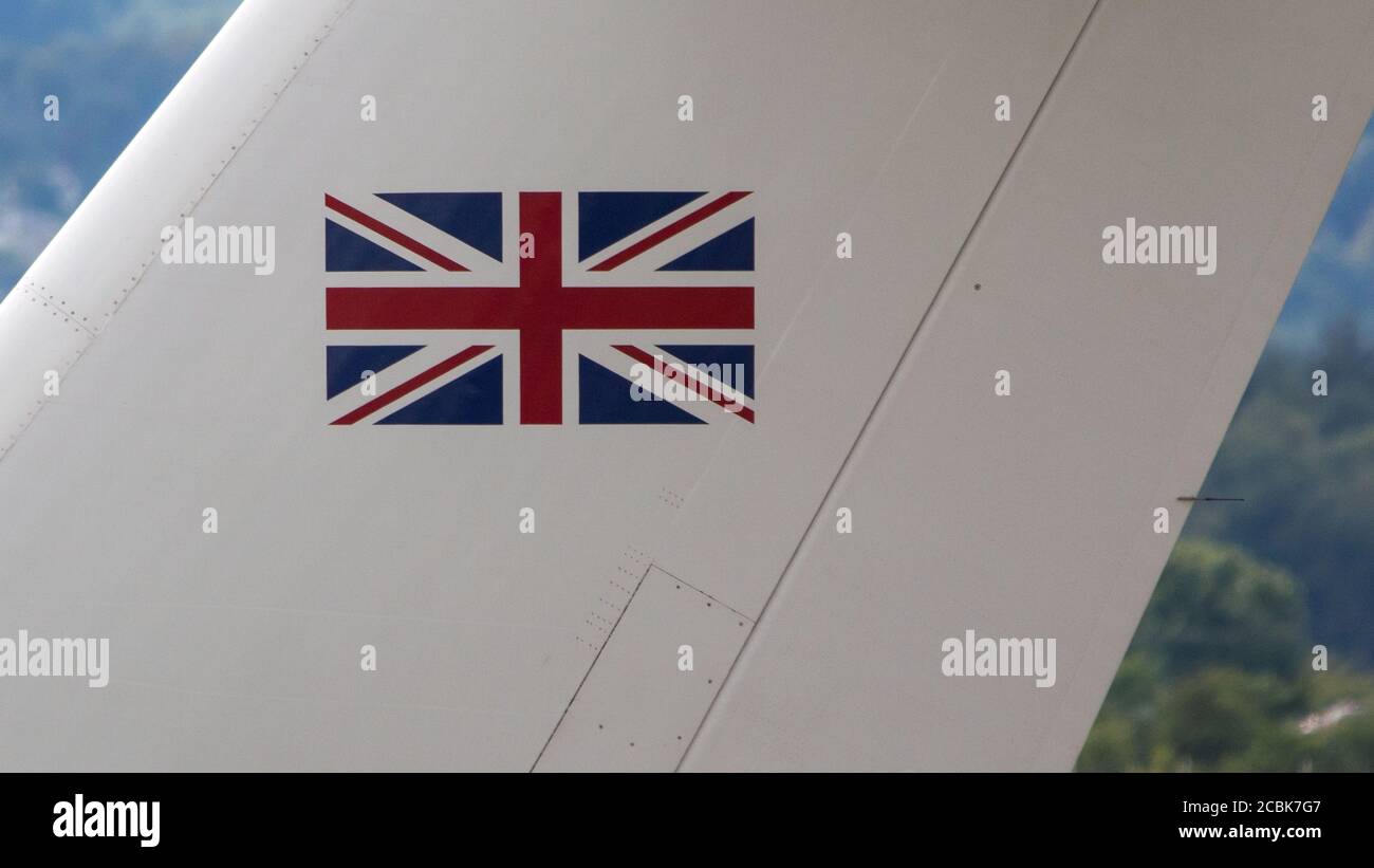 Glasgow, Schottland, Großbritannien. 7. August 2020 Foto: Rishi Sunak MP fährt nach einem Besuch in Schottland mit seinem Privatjet ab. Kanzler Rishi Sunak sagte: „Es war fantastisch, heute in Schottland zu sein, um schottische Unternehmen zu besuchen und zu hören, wie sie diese Krise durchgehalten haben. „die britische Regierung hat der schottischen Regierung in dieser Zeit entscheidende Hilfe geleistet, indem sie Arbeitsplätze schützt und Unternehmen unterstützt. Quelle: Colin Fisher Stockfoto