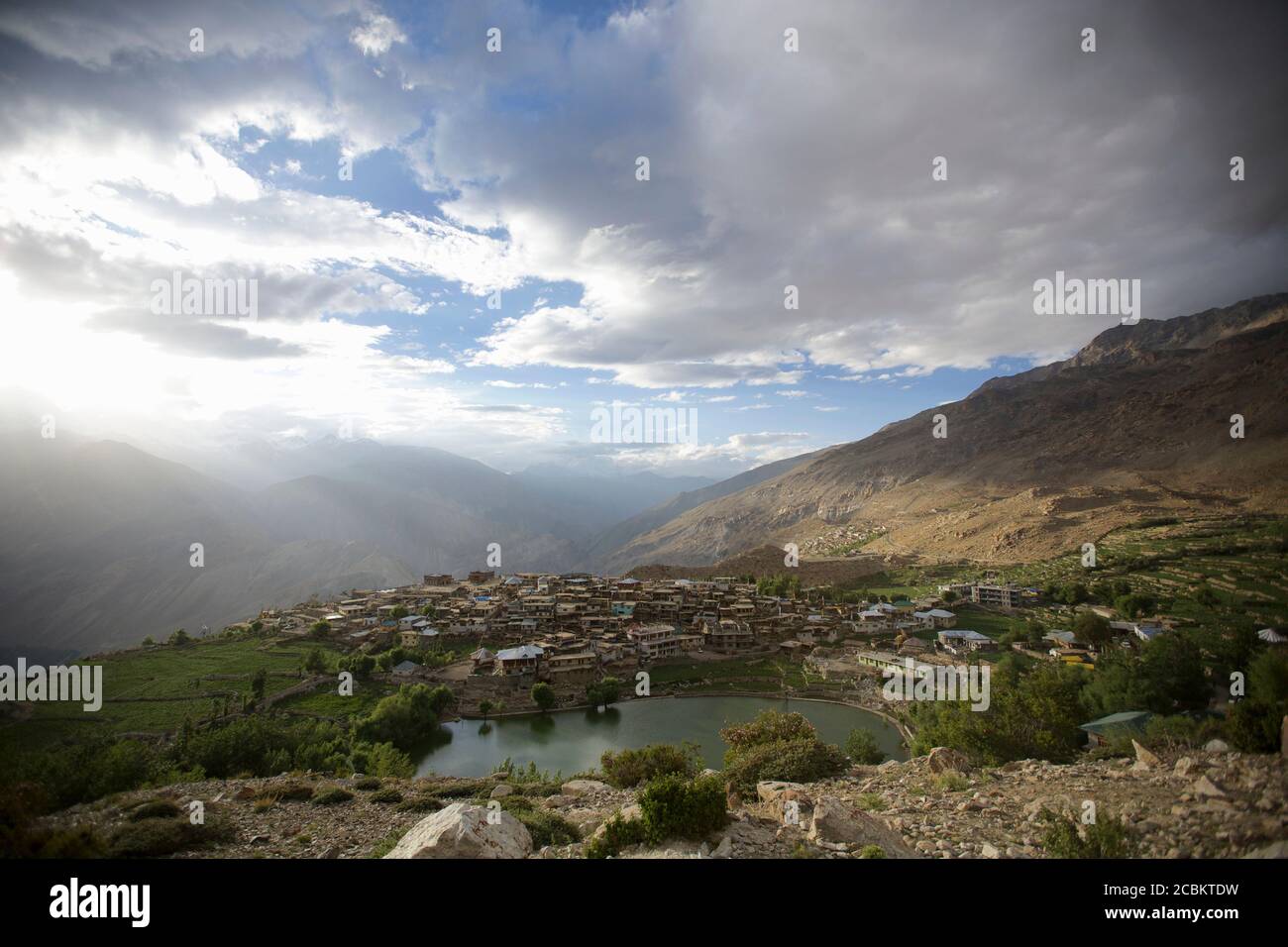 Sonnenuntergang über dem Dorf Nako, Himachal Pradesh, Indien, Asien Stockfoto