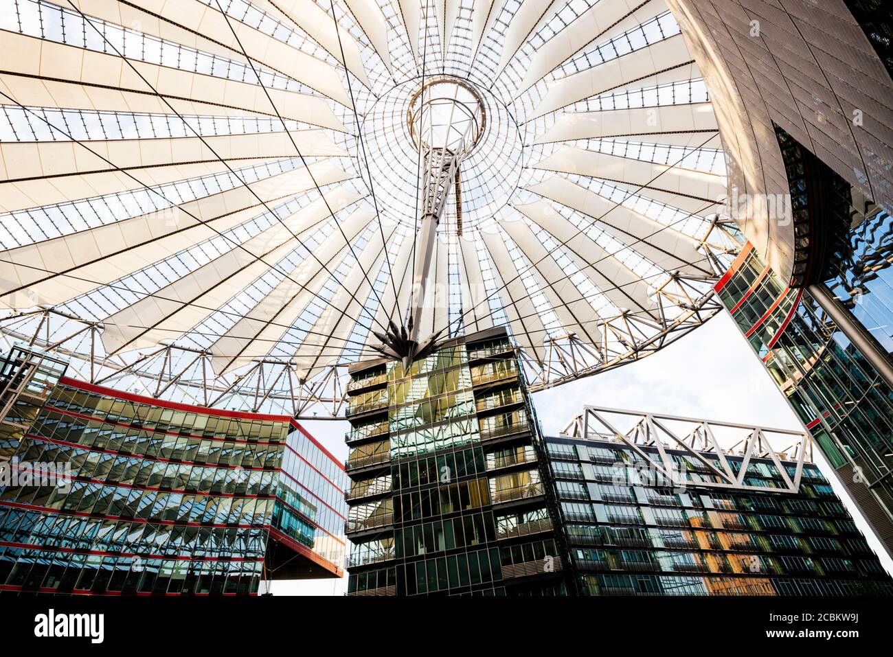 Zentrale Forum Glasdecke des Sony Centers, Potsdamer Platz, Berlin, Deutschland Stockfoto