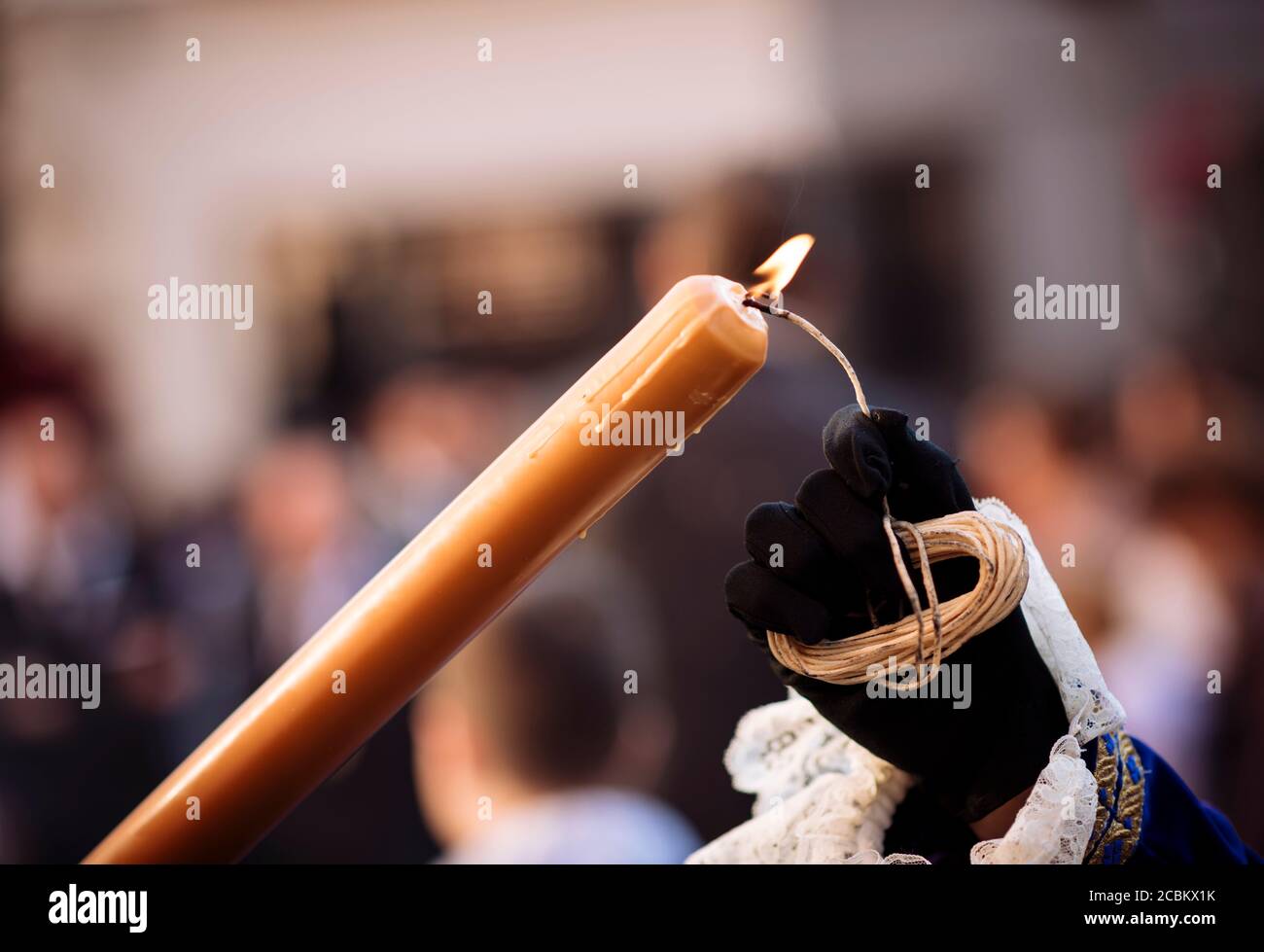 Büßer der Bruderschaft Los Negritos an Prozessionen während der Semana Santa (Karwoche), Sevilla, Andalusien, Spanien Stockfoto