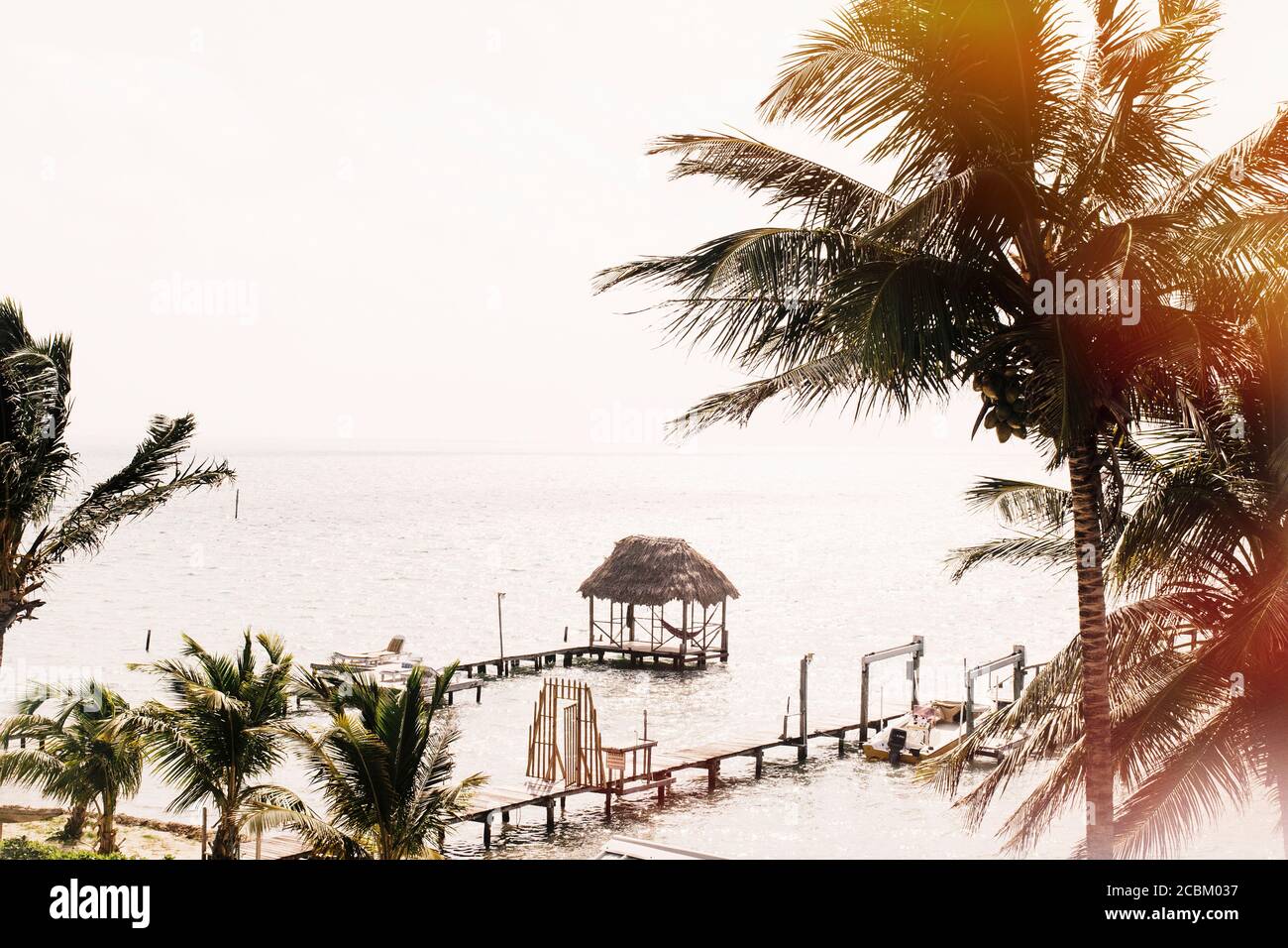 Blick auf Pier, Caye Caulker, Belize Stockfoto