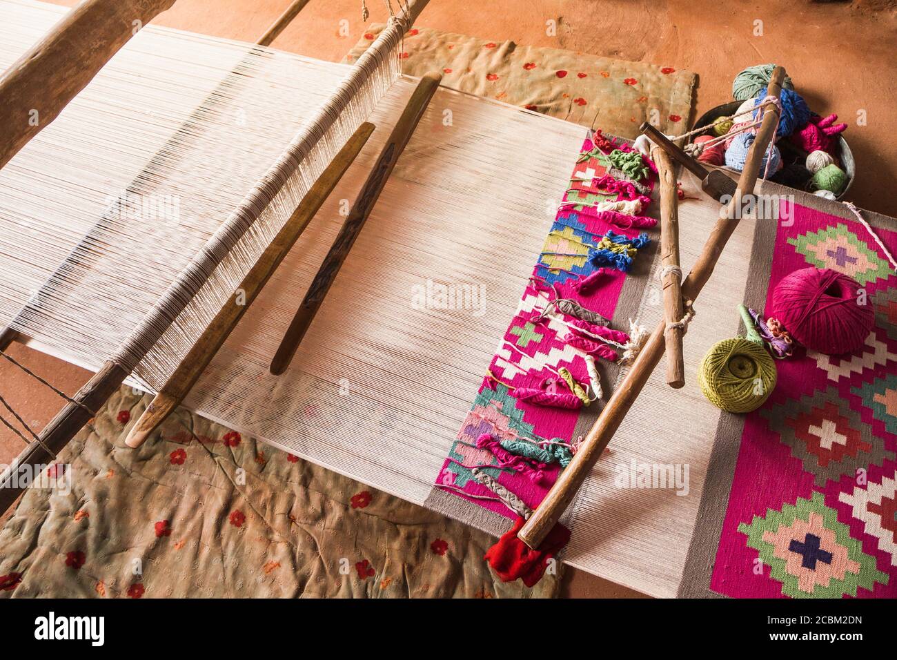 Teppich wird auf Webmaschine, Jodhpur, Rajasthan, Indien Stockfoto