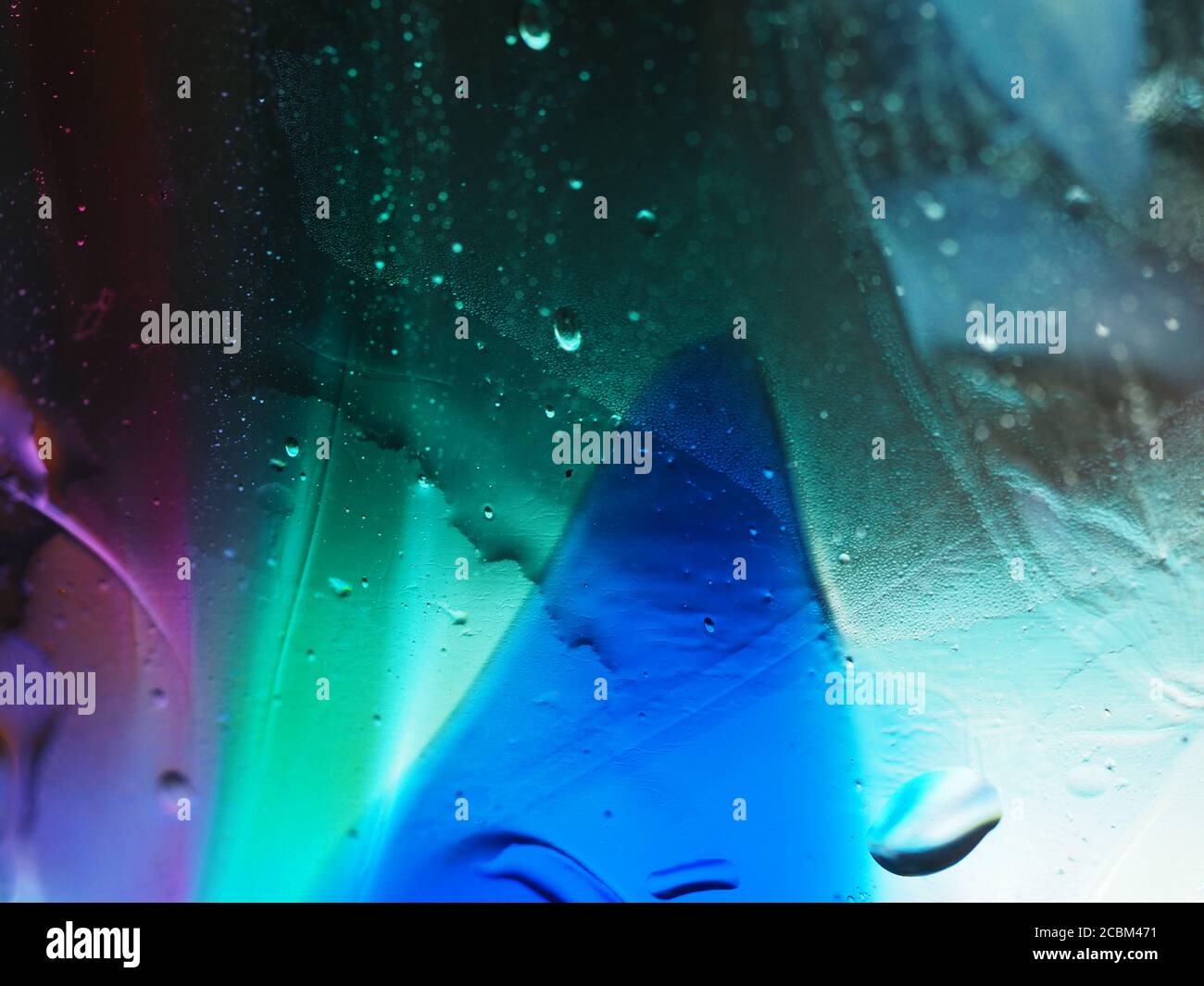 Makroaufnahme von geblasenem mehrfarbigem Glasmosaik Stockfoto