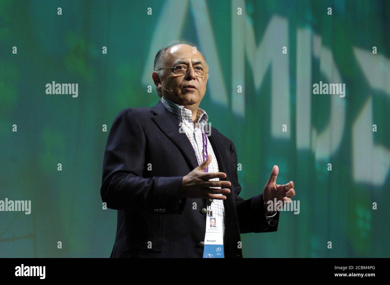 Austin, Texas: Mai 2006: Hector Ruiz, CEO von Advanced Micro Devices, spricht vor den Delegierten des World Congress of Information Technology (WCIT) 2006, einem Treffen von weltweit führenden Hightech-Unternehmen. Ruiz, gebürtiger Mexikaner, avancierte in seinen 24 Jahren bei AMD durch die Reihen. ©Bob Daemmrich / Stockfoto