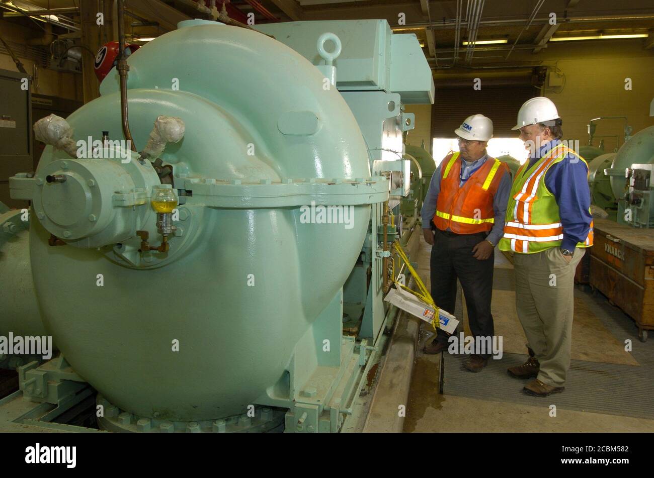 Austin, Texas, USA, März 2005: Eine große Zentrifugalpumpe in der Wasseraufbereitungsanlage Ulrich für die Stadt Austin. ©Bob Daemmrich Stockfoto