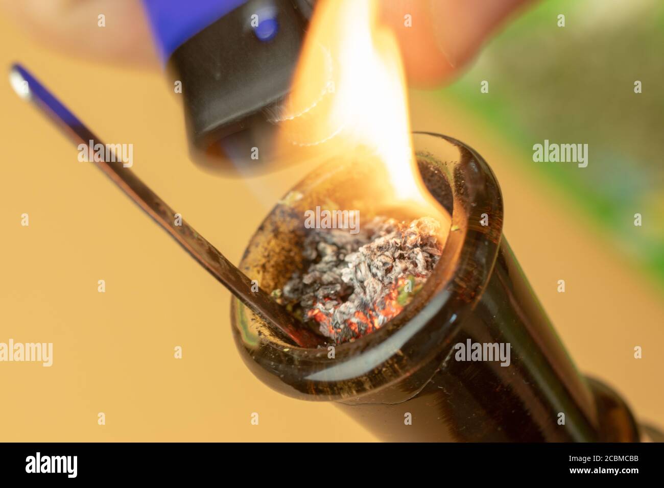 Verbrennung von cannabis -Fotos und -Bildmaterial in hoher Auflsung  Alamy
