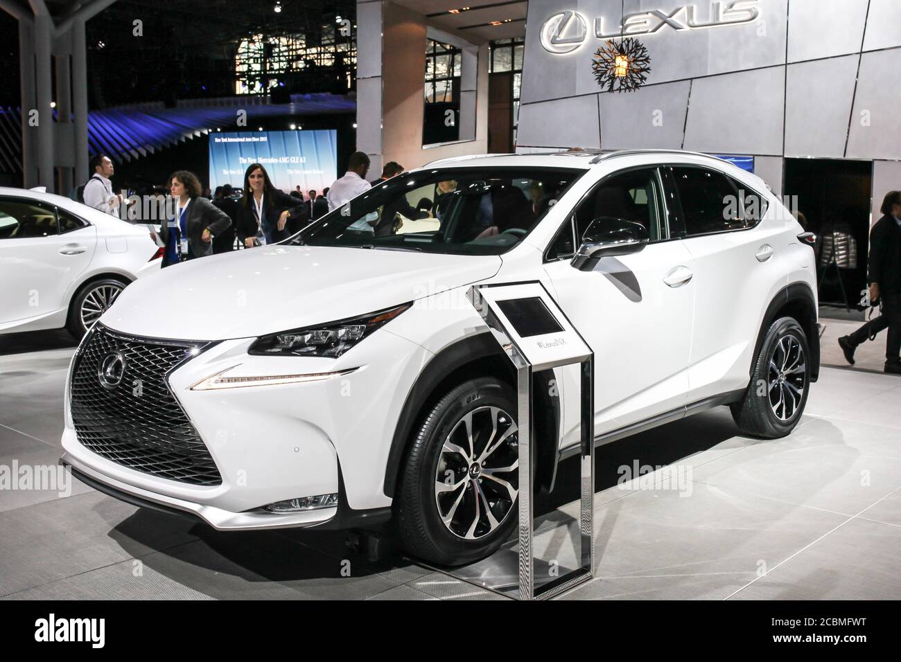 NEW YORK, NY, USA, 2015. - 1. APRIL: Lexus stellt Lexus NX 200t auf der New York International Auto Show 2015 aus während des Press Day läuft die öffentliche Show Stockfoto