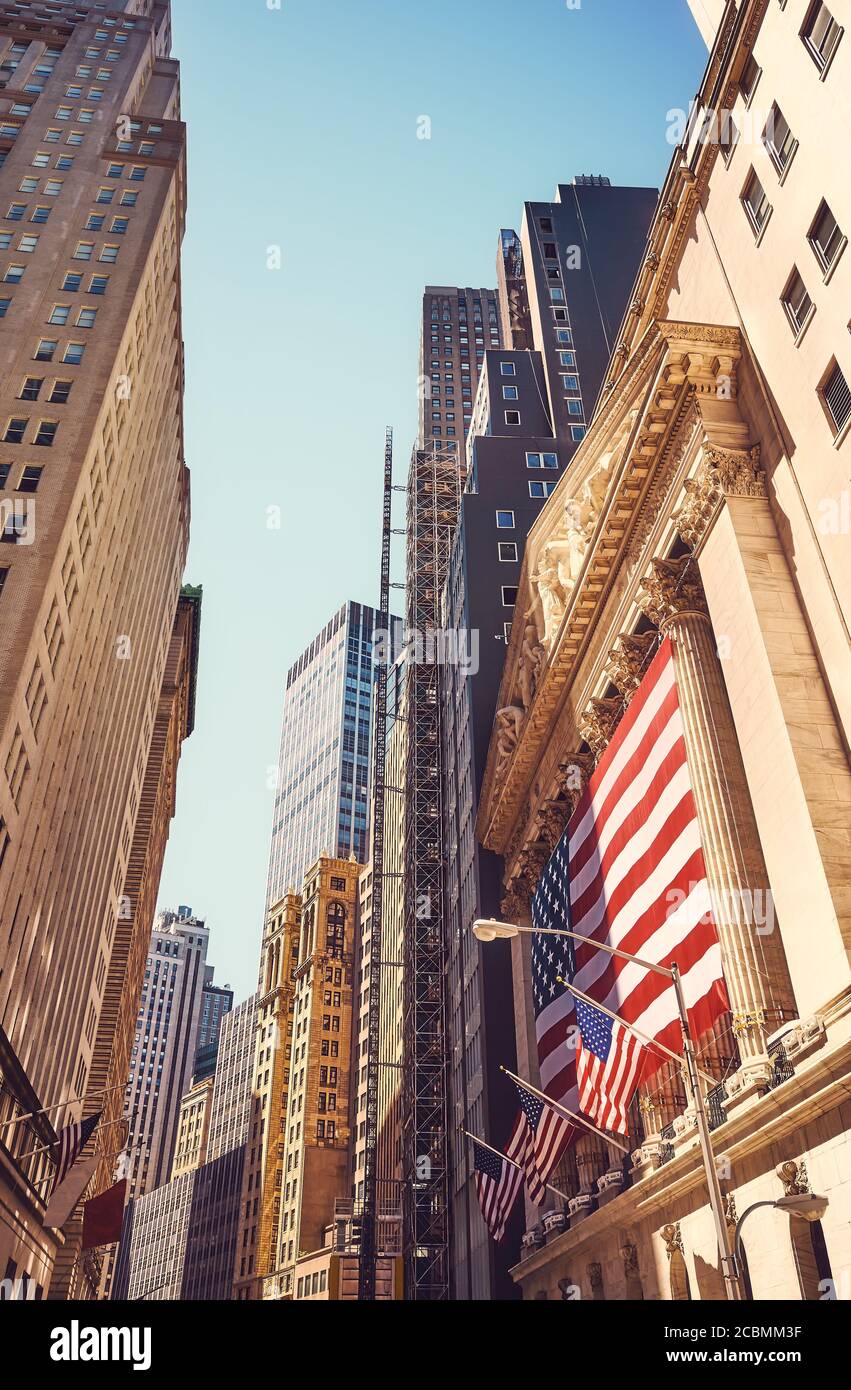 Vintage getöntes Bild der Wall Street in Manhattan, New York City, USA. Stockfoto
