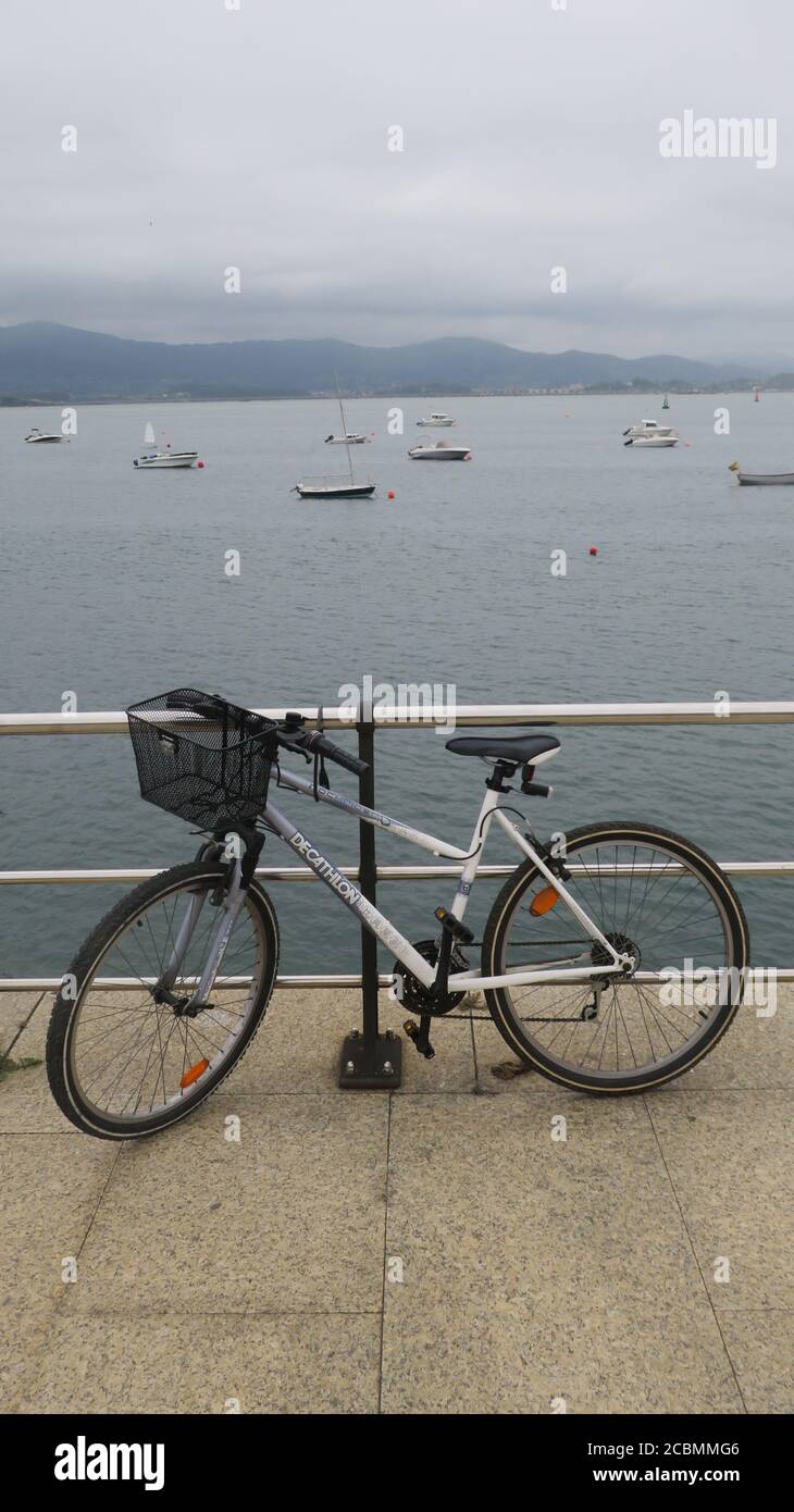 Wolkeniges Santander Stockfoto