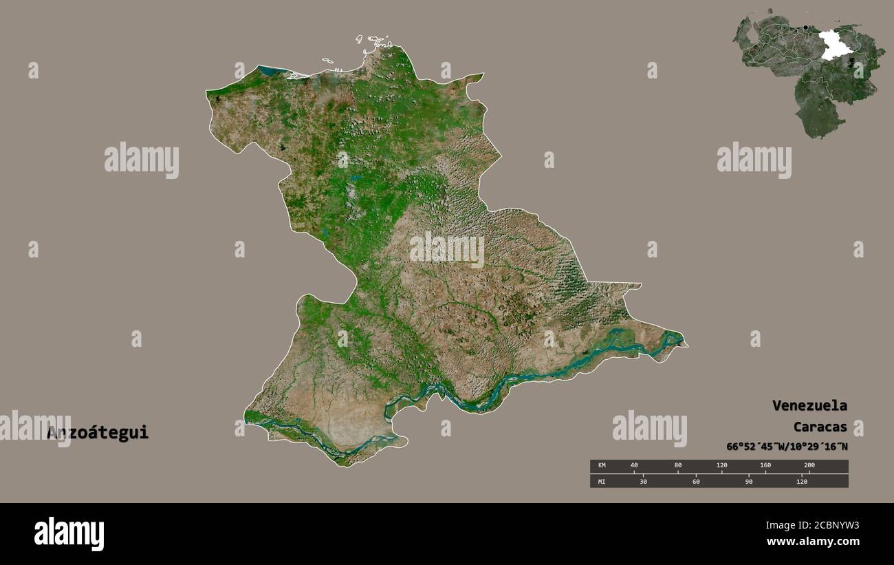Form von Anzoátegui, Staat Venezuela, mit seiner Hauptstadt auf festem Hintergrund isoliert. Entfernungsskala, Regionenvorschau und Beschriftungen. Satellitenbilder. Stockfoto