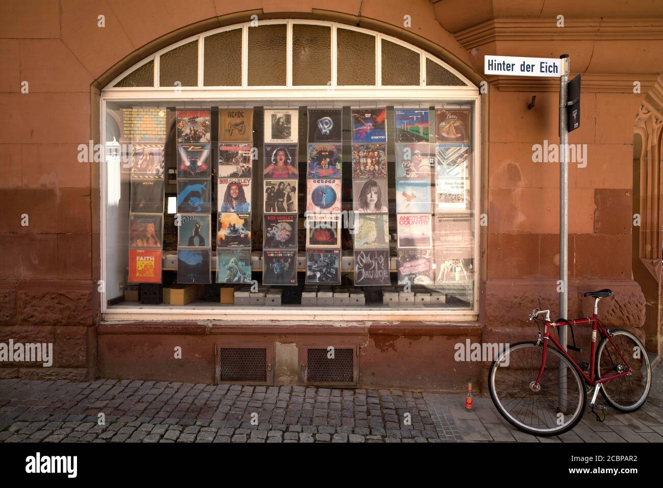 Traditioneller Plattenladen für Vinyl-LPs, Aschaffenburg, Unterfranken, Bayern, Deutschland Stockfoto