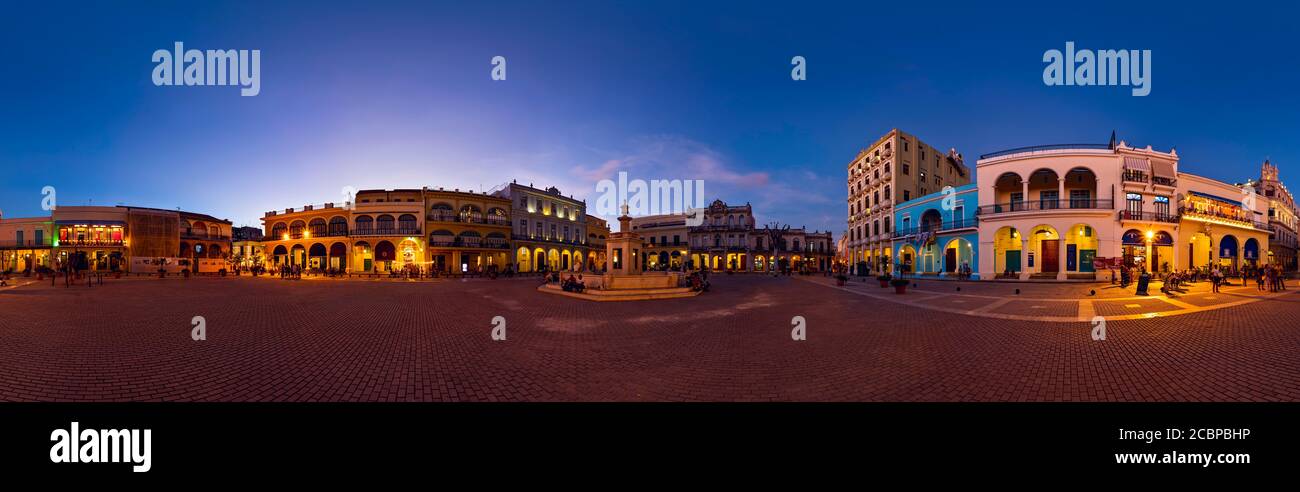 Sonnenuntergang, Altstadt, Platz, Kolonialvillen, UNESCO-Weltkulturerbe, 360 Grad, Panorama, Havanna, Kuba Stockfoto