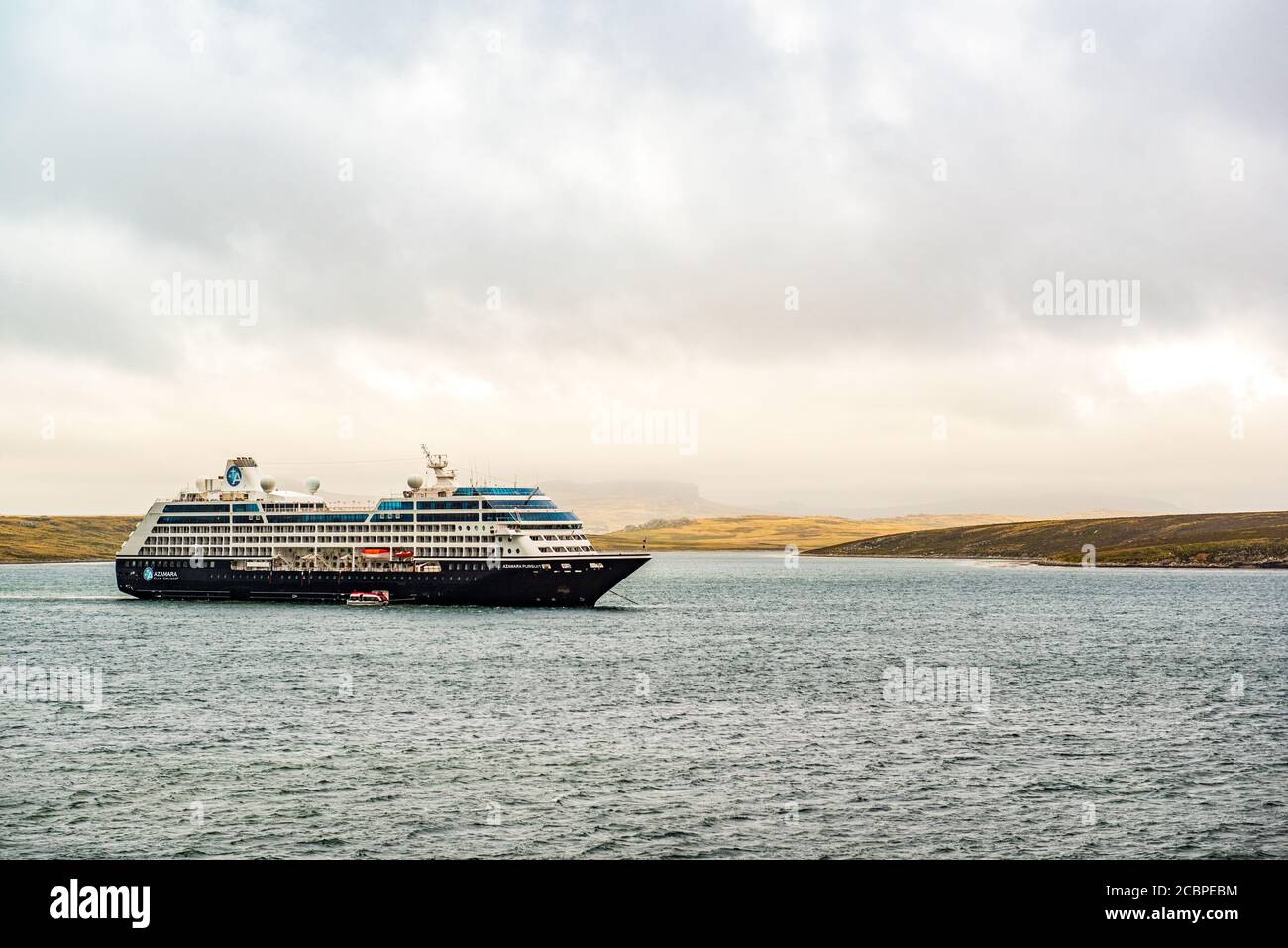 Azamara Pursuit vor der Küste der Falklandinseln verankert Stockfoto