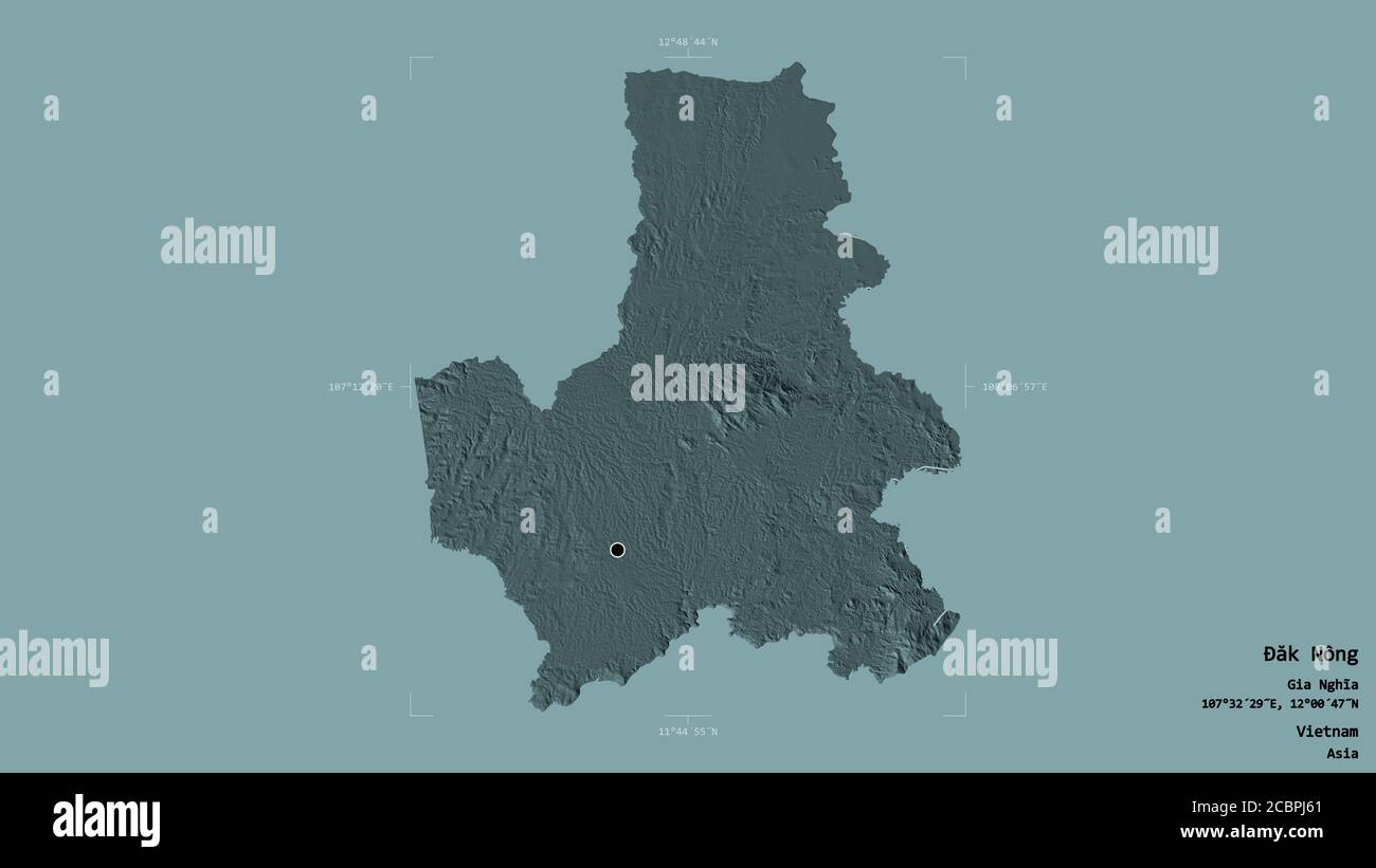 Fläche von Đăk Nông, Provinz Vietnam, isoliert auf einem soliden Hintergrund in einem georeferenzierten Begrenzungsrahmen. Beschriftungen. Farbige Höhenkarte. 3D-Rendering Stockfoto