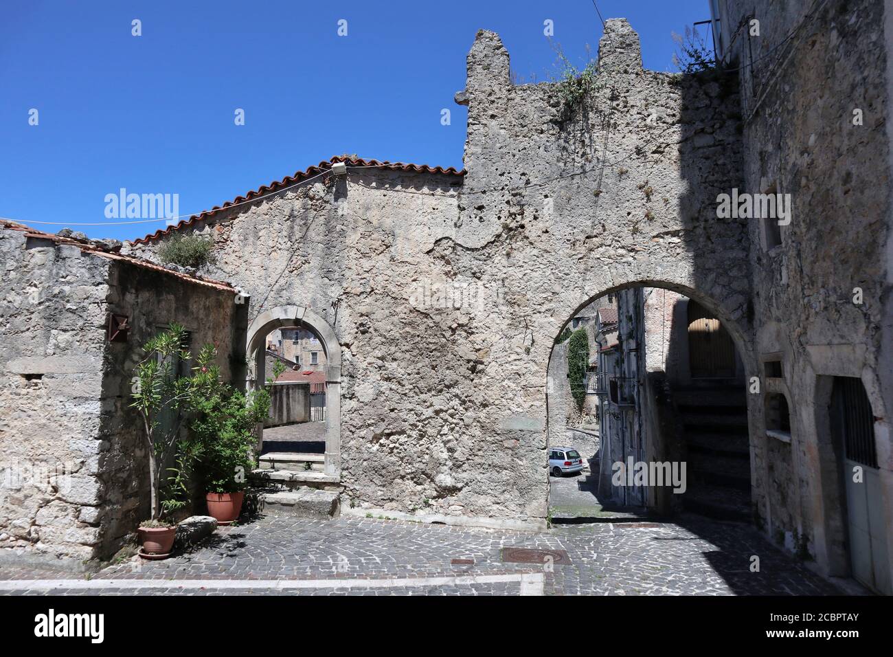 Pesche - Porta del borgo Stockfoto