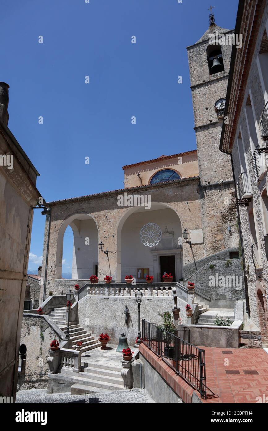 Pesche - Scorcio della Chiesa di San Michele Arcangelo Stockfoto