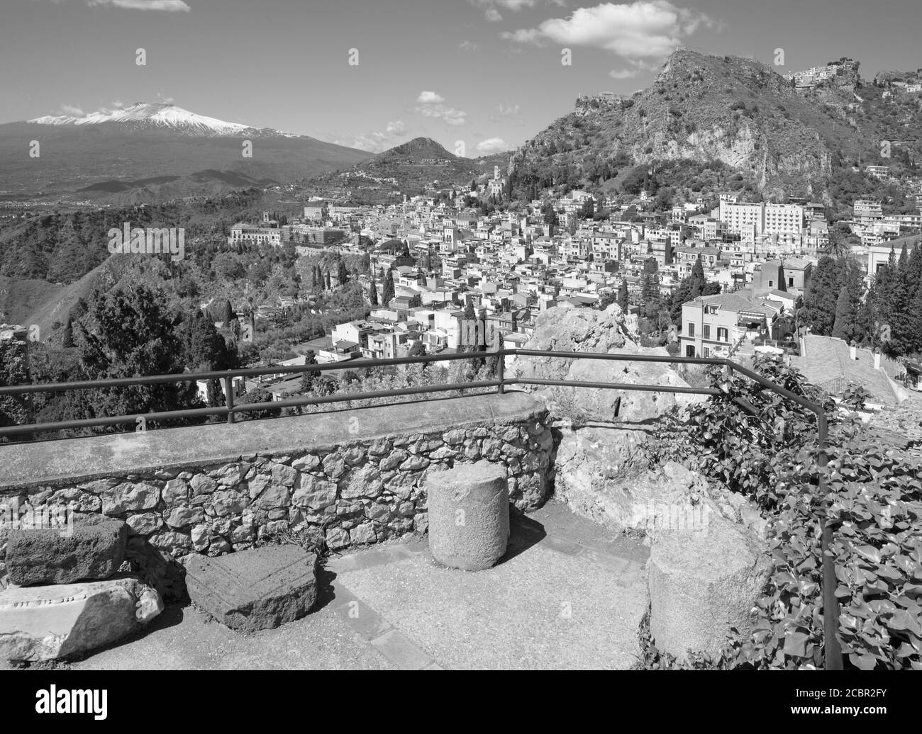 Taormina und Mt. Vulkan Ätna in der bacground - Sizilien. Stockfoto