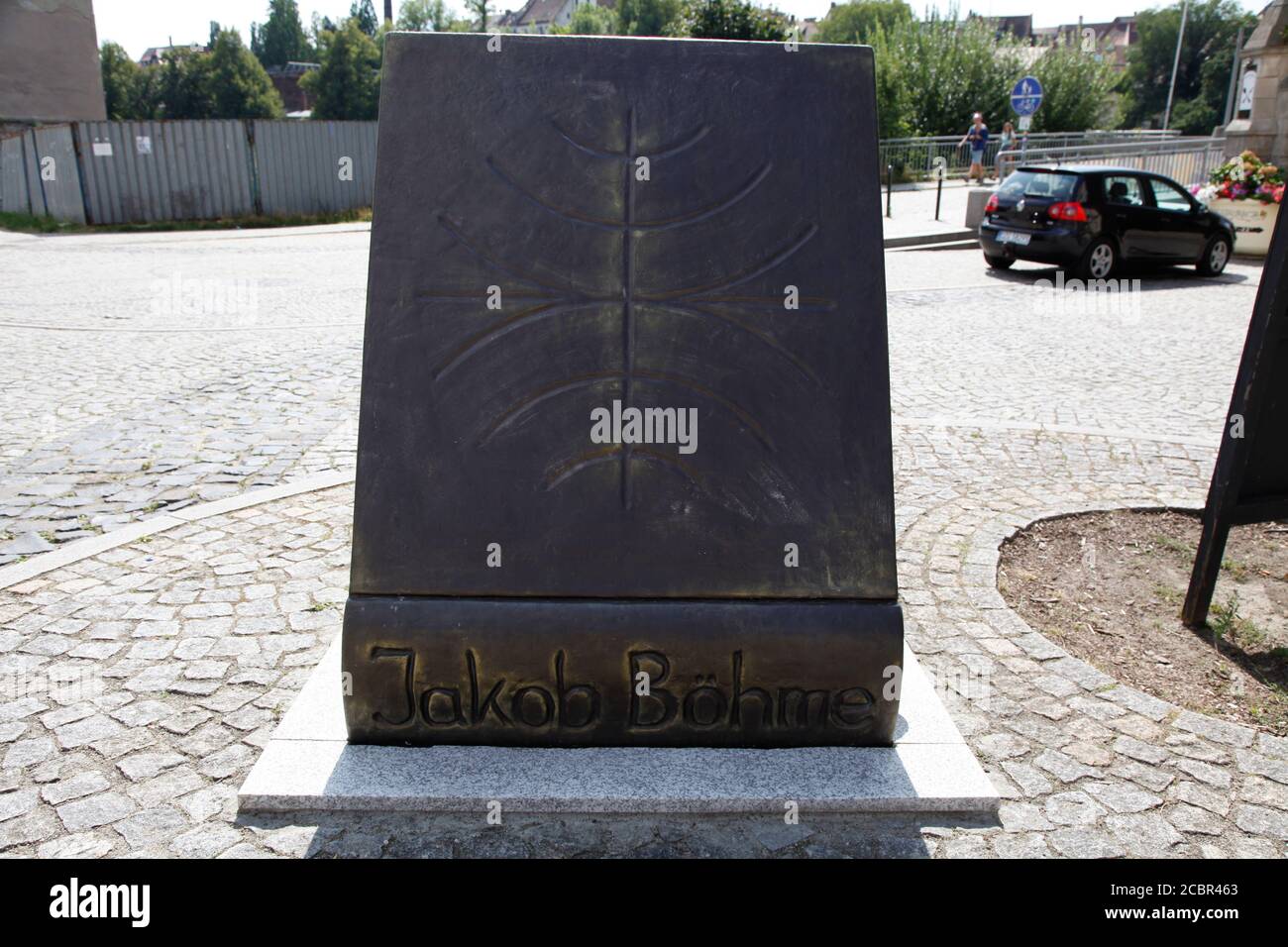 Der neue Standort des Jakob Böhme Denkmals an der Altstadtbrücke In Zgorzelec am 15.8.2020 Stockfoto