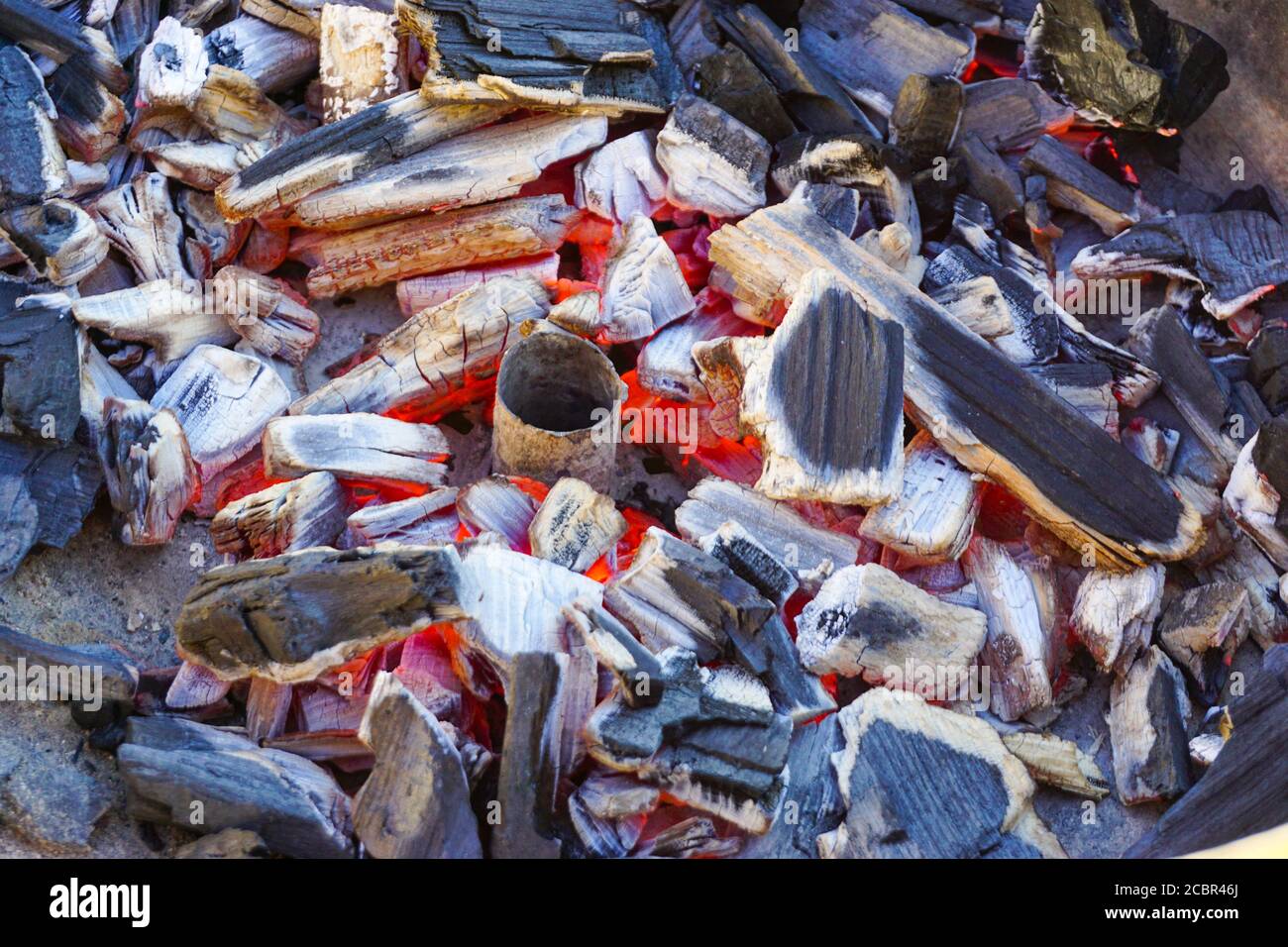 Feuer Kohle auf dem Grill für einen grillabend Stockfoto