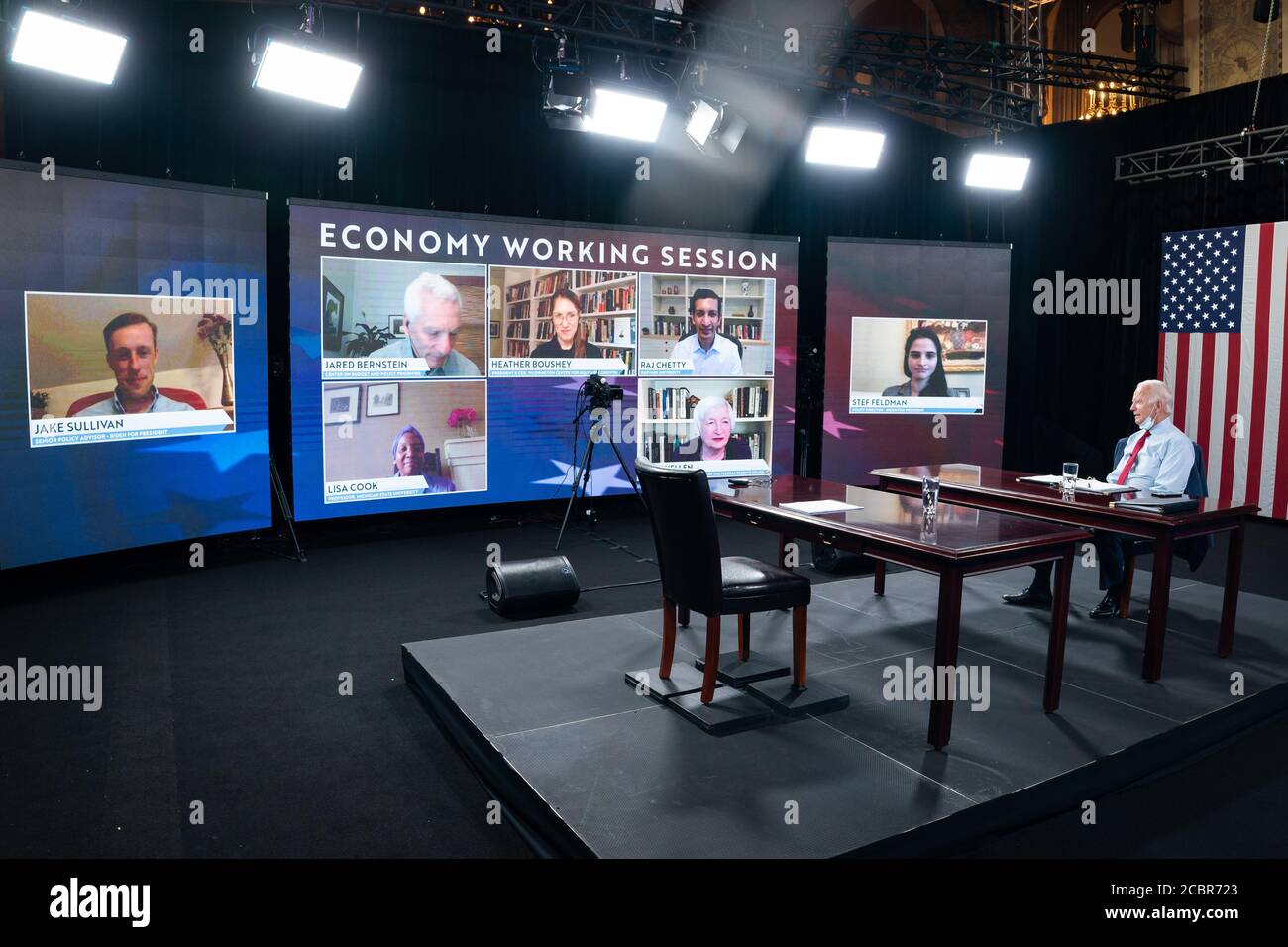 WILMINGTON, DELAWARE, USA - 13. August 2020 - US-Präsidentschaftskandidat Joe Biden spricht mit Menschen in einer virtuellen Konferenz über die COVID-19-Pandemie an Stockfoto