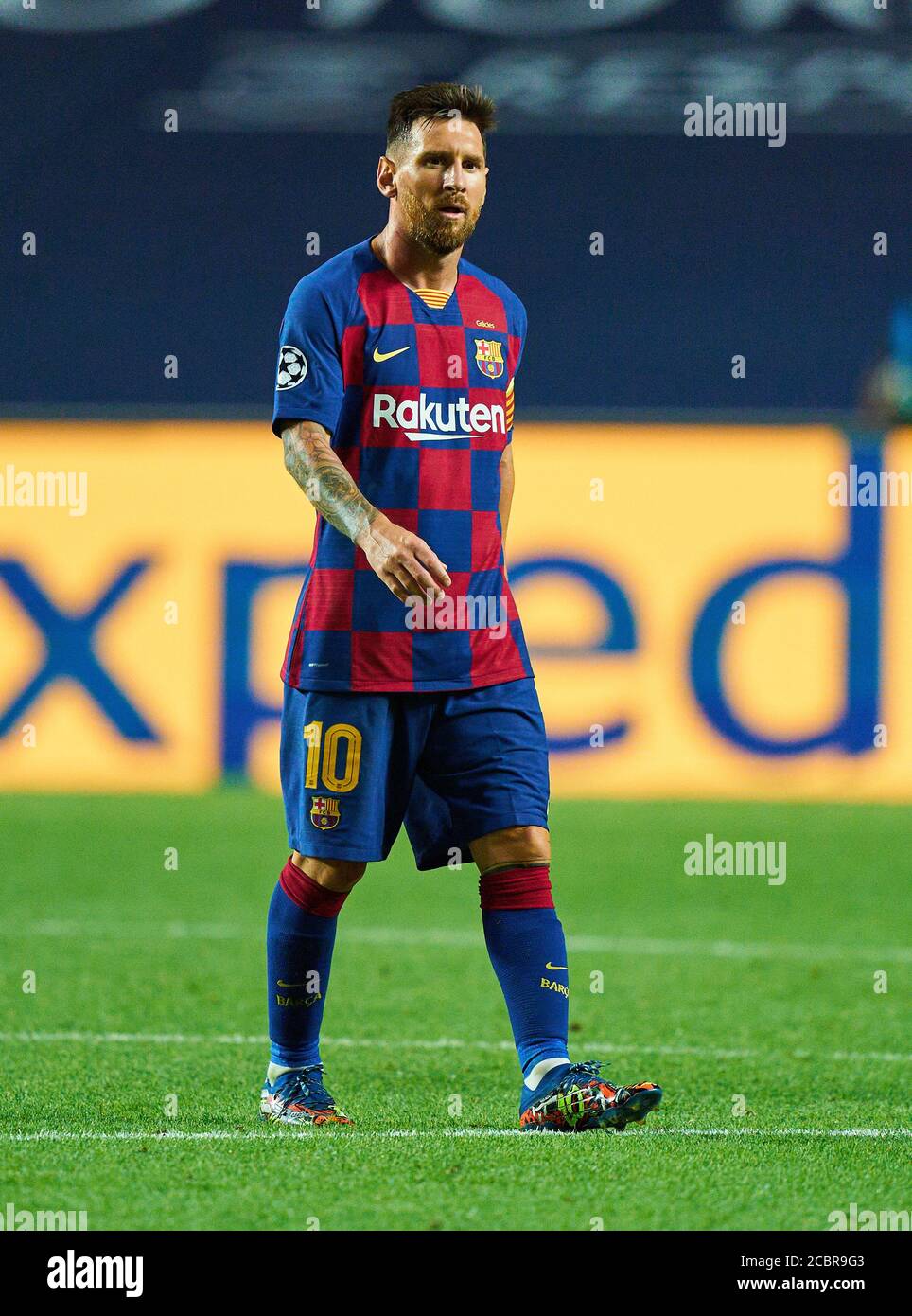 Lissabon, Lissabon, Portugal, 14. August 2020. Lionel MESSI, Barca 10 ganze Figur, Action, Einzelbild, Einzelaktion, im Viertelfinale UEFA Champions League Finalturnier FC BAYERN MÜNCHEN - FC BARCELONA 8-2 in der Saison 2019/2020, FCB, München, Barca © Peter Schatz / Alamy Live News / Pool - die UEFA-VORSCHRIFTEN VERBIETEN DIE VERWENDUNG VON FOTOS als BILDSEQUENZEN und/oder QUASI-VIDEO - Nationale und internationale Nachrichtenagenturen AUSSCHLIESSLICH zur redaktionellen Verwendung Stockfoto