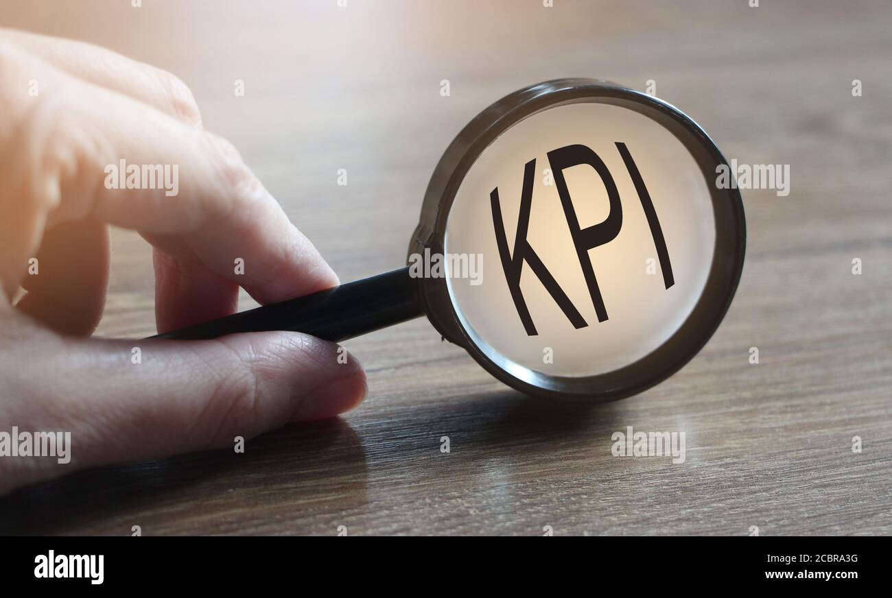 KPI für die Lupensuche. Key Performance Indicator. Geschäftskonzept Stockfoto