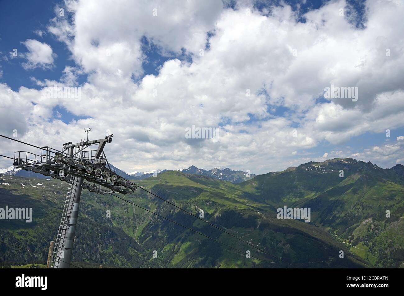 Eine Säule der Seilbahn am Stubnerkogel Österreich Stockfoto