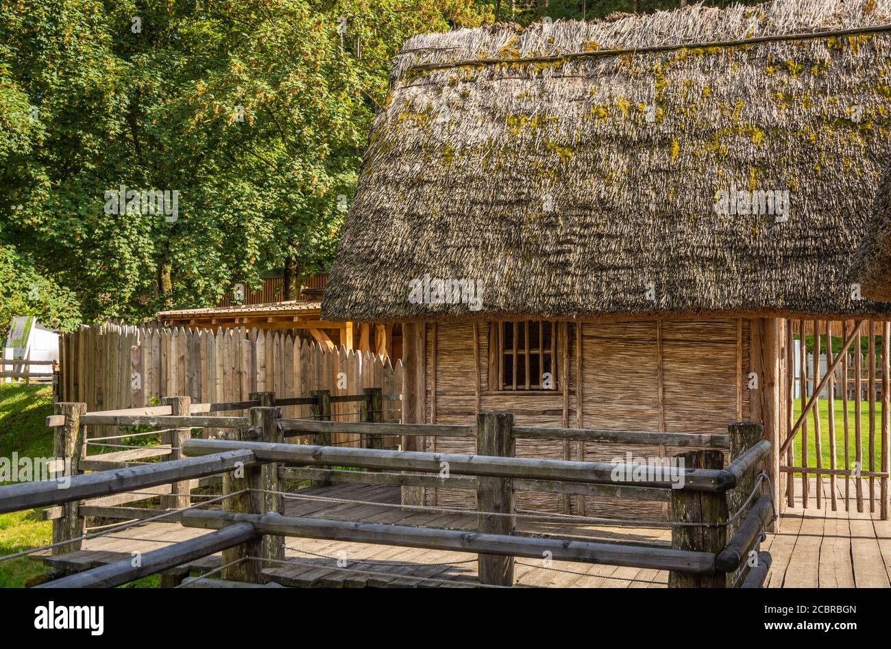 Prähistorische Pfahlbauten (Rekonstruktion), Molina di Ledro (UNESCO-Welterbeliste, 2011), Trentino-Südtirol, Italien. Stockfoto