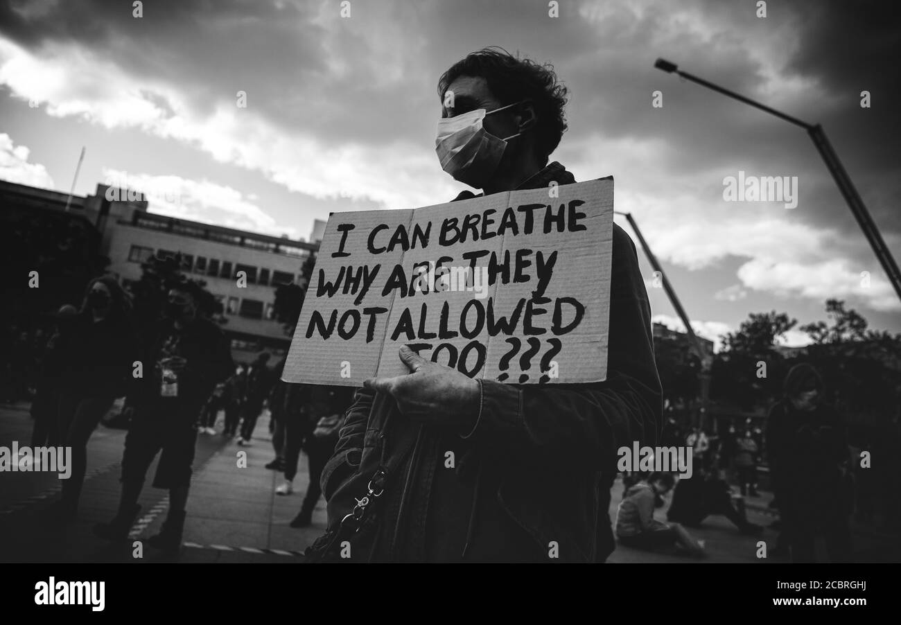 Eindhoven / Niederlande - 06/06/2020 Black Lives Matter Protest in den Niederlanden. Ich kann atmen, warum sind sie nicht erlaubt? Stockfoto