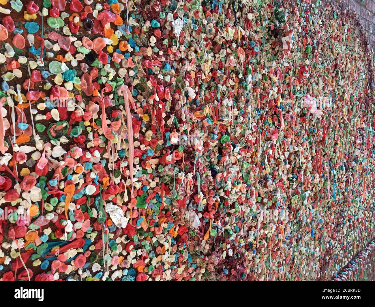 Die Market Theatre Wall mit buntem Kaugummi in der Post Alley, Downtown Seattle. Washington State. Stockfoto