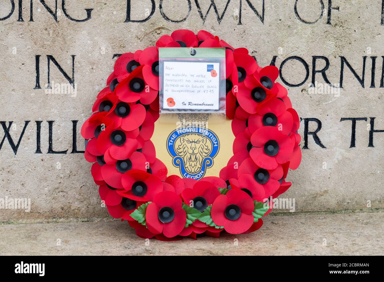 Kranz am VJ-Tag 2020 im Southend Cenotaph, Southend on Sea, Essex, Großbritannien. Die Royal British Legion Stockfoto