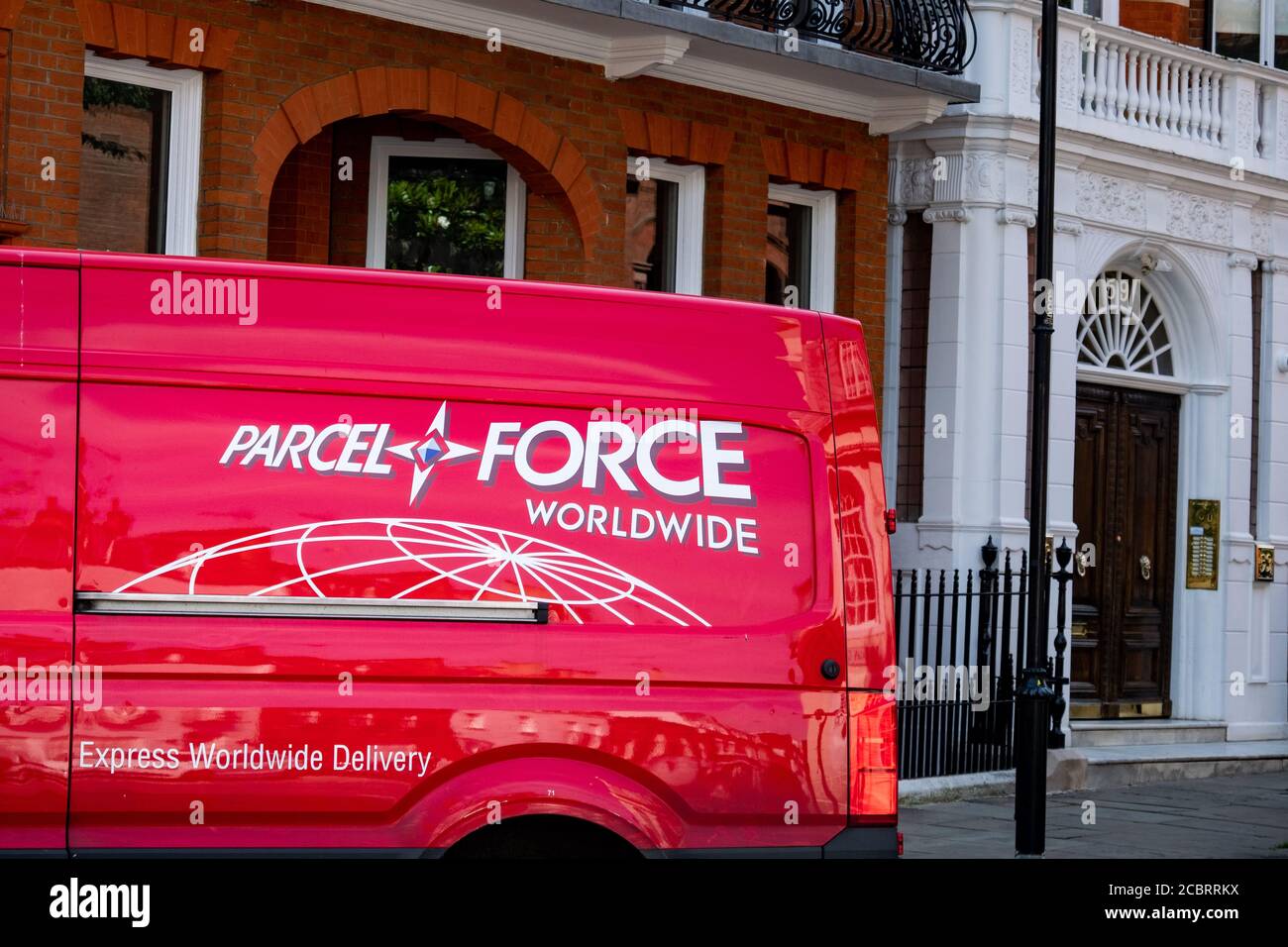 London - Paketforce Worldwide Lieferwagen, ein britischer Postdienst Stockfoto