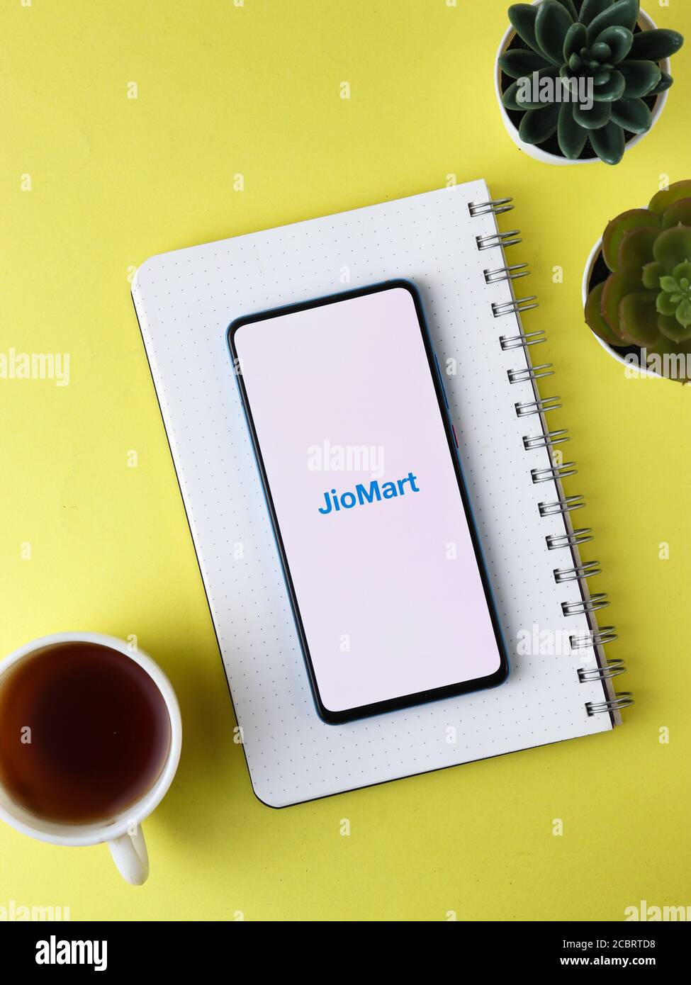 Assam, indien - 7. Juli 2020 : Jiomart kirana App für den Kauf von Lebensmitteln online. Stockfoto