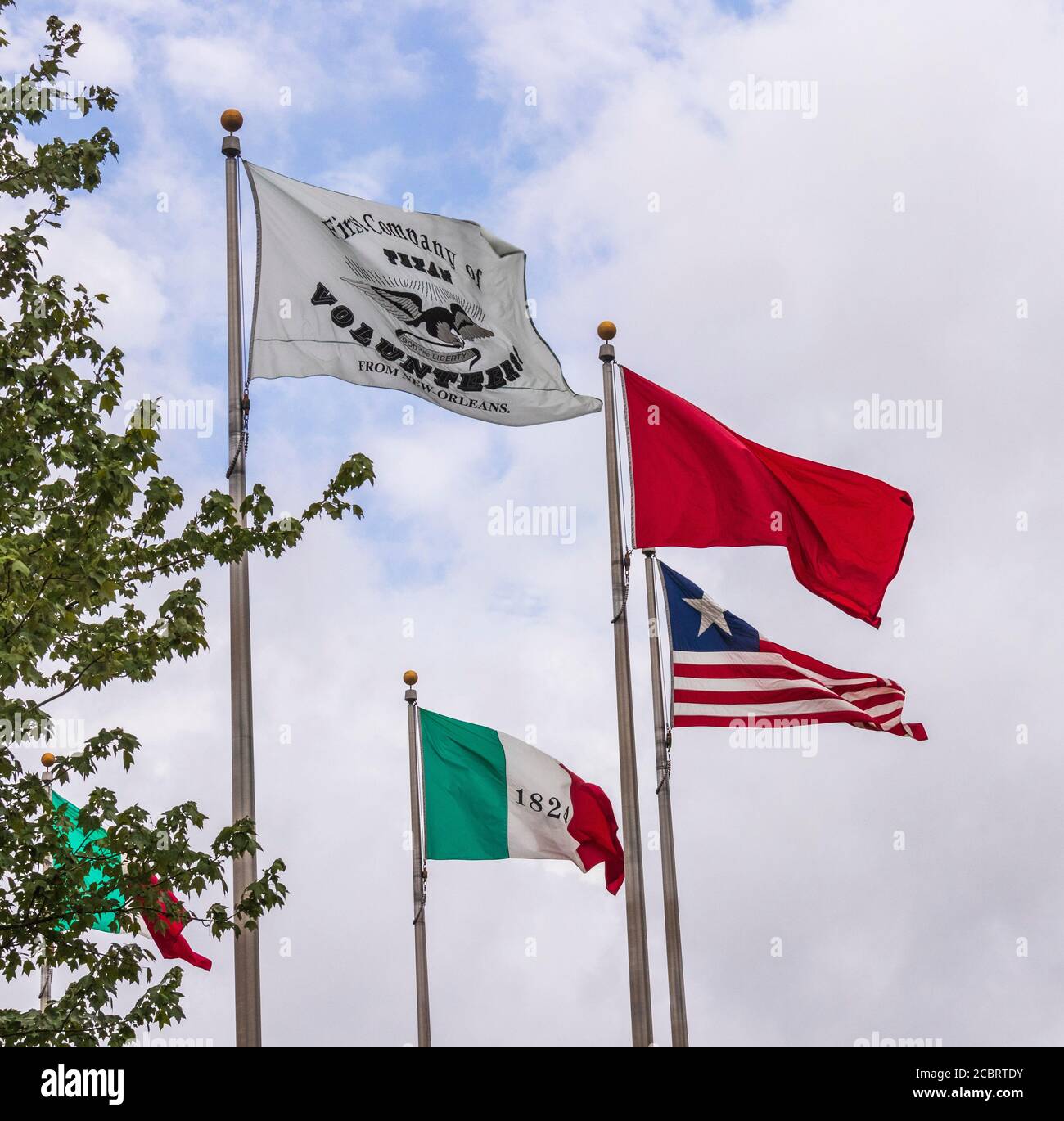 Flaggen aus der Texas Revolution gegen Mexiko, im Lone Star Monument und im Historical Flag Park in Conroe, Montgomery County, Texas. Stockfoto