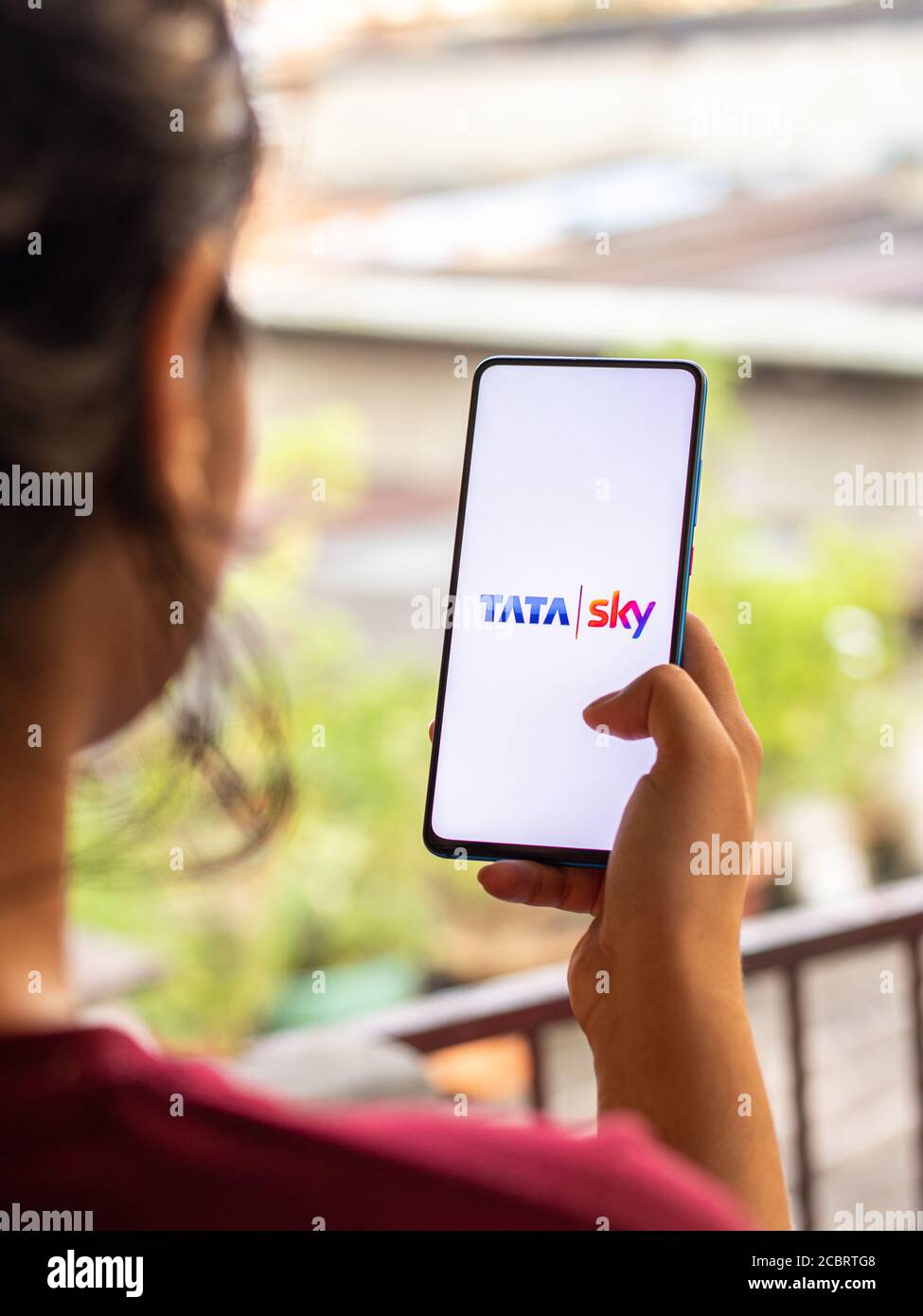 Assam, indien - 12. August 2020 : Tata Sky ein DTH-Service-Provider-Logo auf dem Telefonbildschirm. Stockfoto