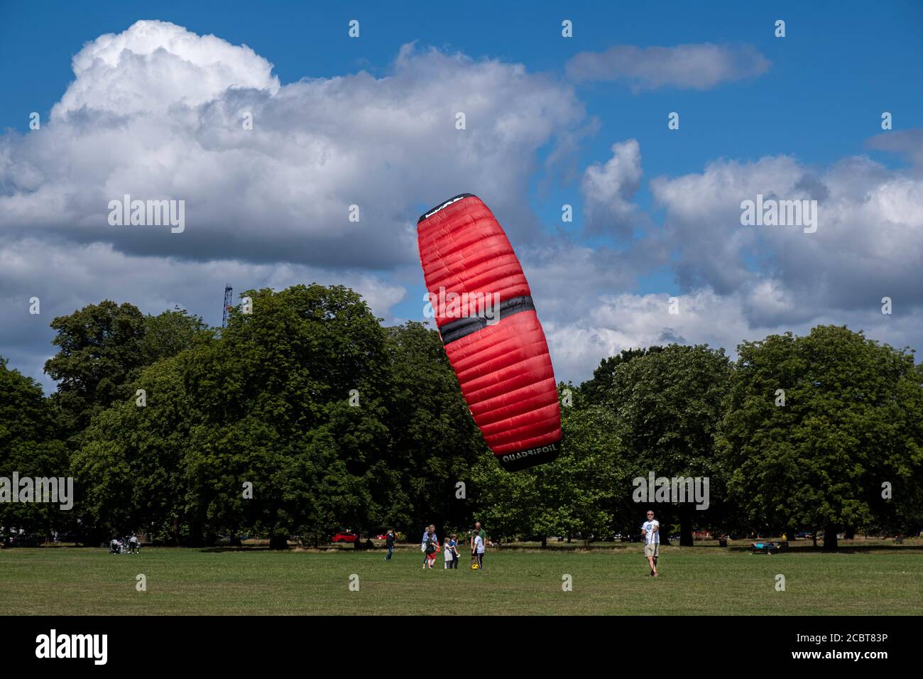 Drachenfliegen, Ealing Common, London, Vereinigtes Königreich Stockfoto