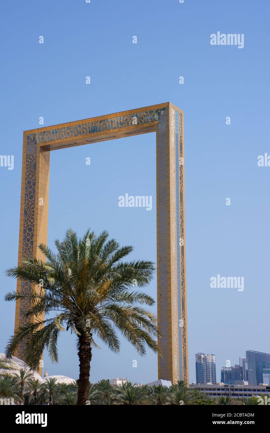 Vereinigte Arabische Emirate, Dubai. The Dubai Frame, ein architektonisches Wahrzeichen im Zabeel Park. Stockfoto