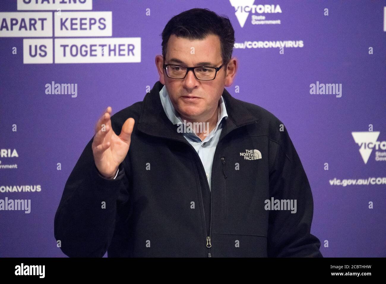 Melbourne, Australien, 15. August 2020, Victorian State Premier Daniel Andrews führt die tägliche Pressekonferenz, wo er Medien und die Menschen des Staates Victoria über die Bemühungen, die Ausbreitung des Corona-Virus in Australiens zweitbevölkerungsreichsten Staat einzudämmen aktualisiert. Kredit: Michael Currie/Alamy Live Nachrichten Stockfoto