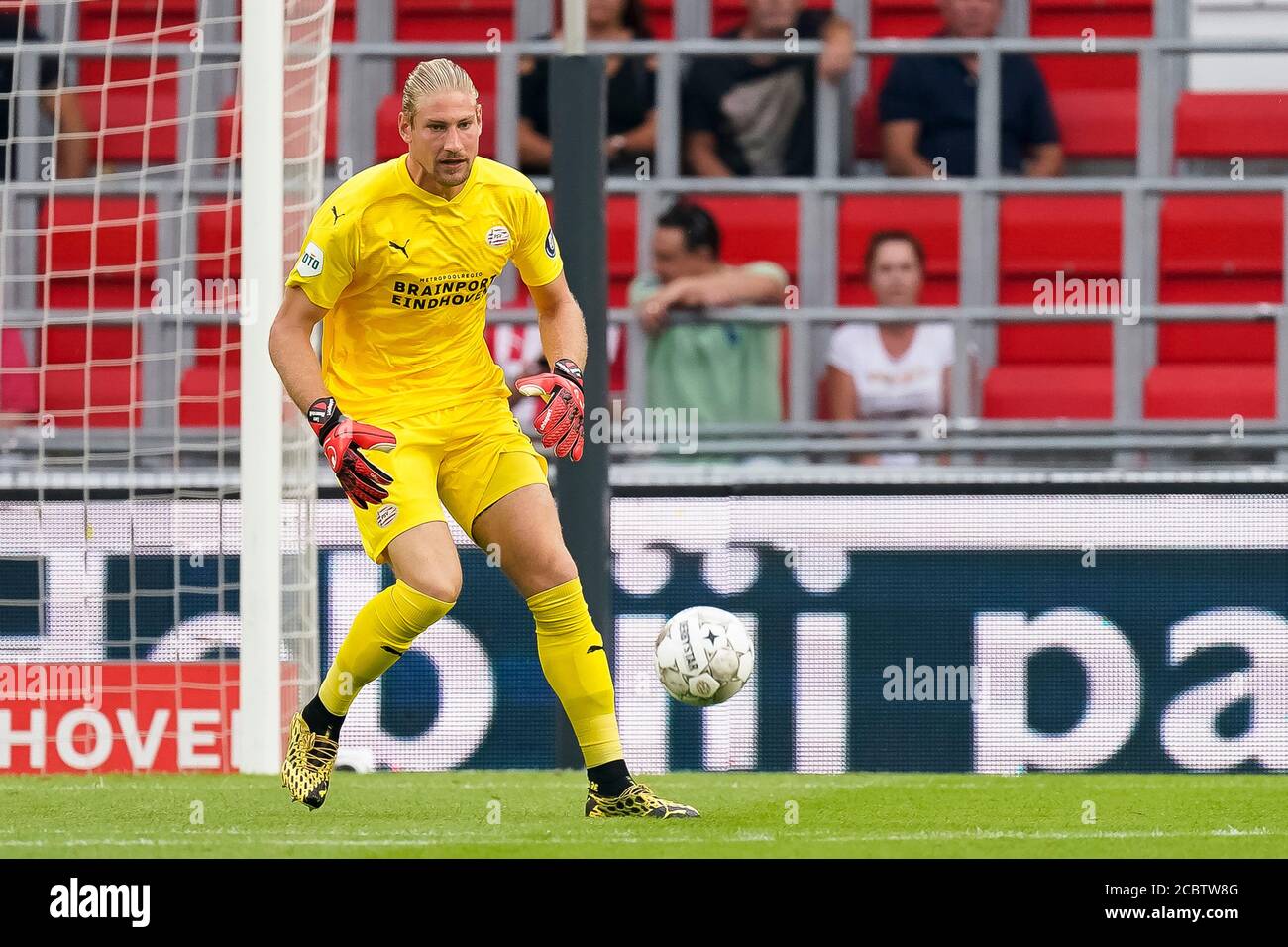 EINDHOVEN, PSV - Vitesse, 15-08-2020, Fußball, Freundschaftsspiel, Niederländische Eredivisie, Saison 2020-2021, Philips Stadion, PSV-Torwart Lars Unnerstall Stockfoto