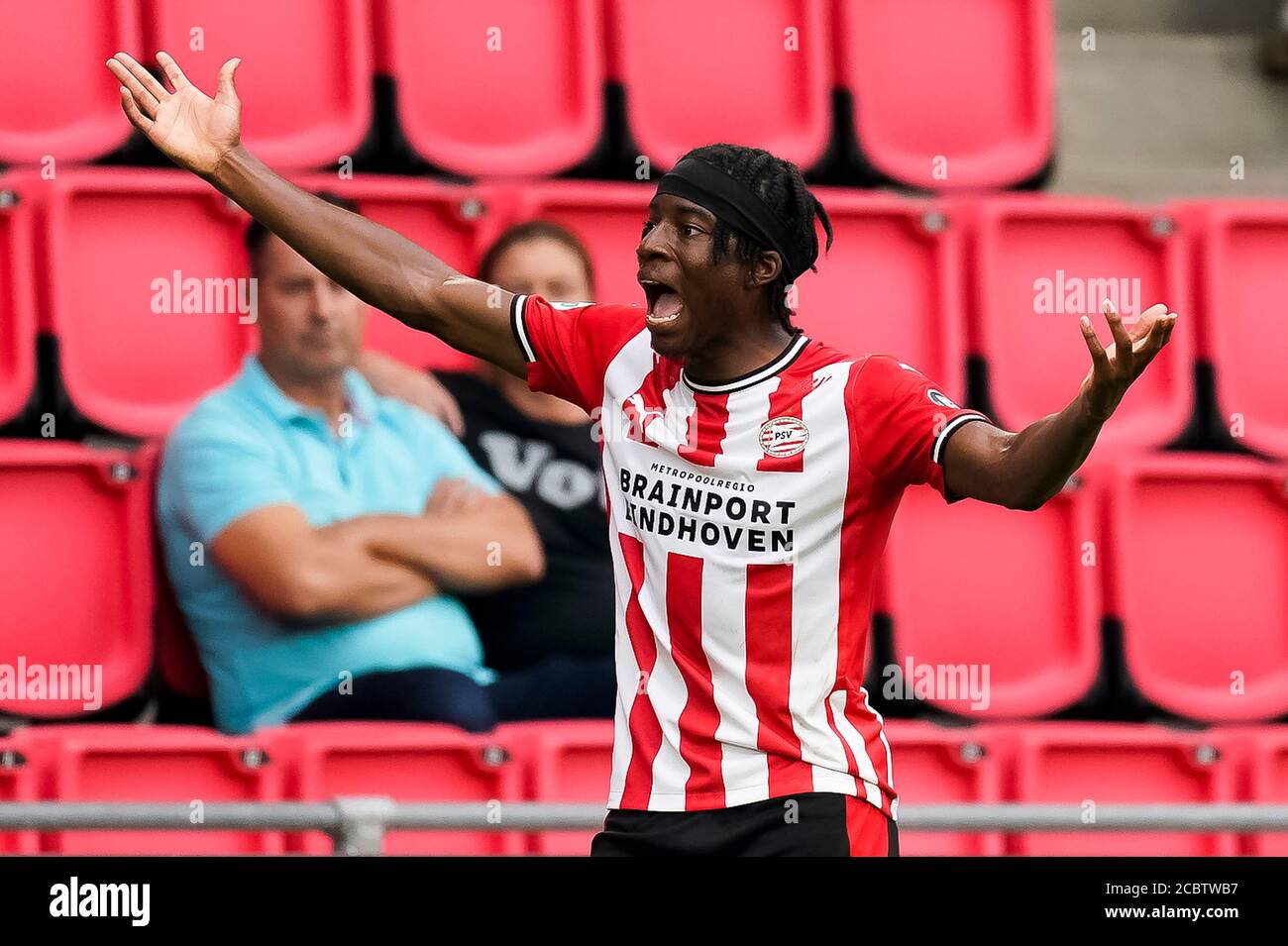 EINDHOVEN, PSV - Vitesse, 15-08-2020, Fußball, Freundschaftsspiel, Niederländische Eredivisie, Saison 2020-2021, Philips Stadium, PSV-Spieler Noni Madueke Stockfoto
