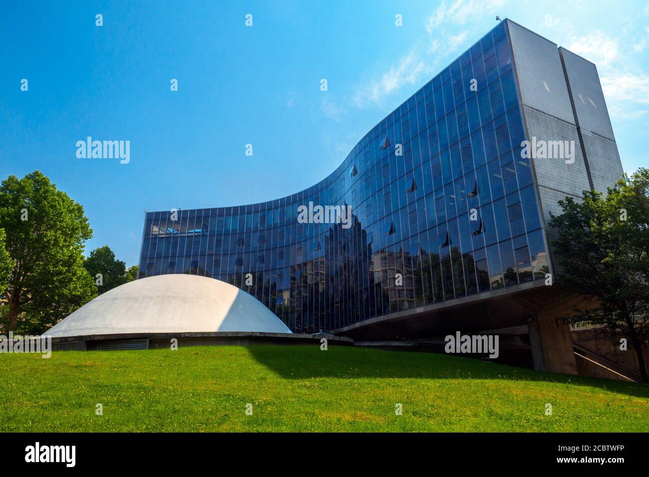 Der französischen Kommunistischen Partei, entworfen von Oscar Niemeyer - Paris, Frankreich Stockfoto