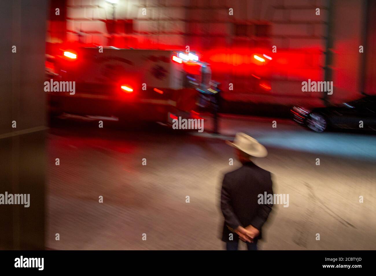 Das Old Post Office and Clock Tower in Washington DC wurde 2013 in das Trump International Hotel umgewandelt, nachdem DJT Holdings LLC eine 60-jährige Pachtvereinbarung für das Anwesen erhalten hatte. Der Besitz und die Nutzung des Hotels bleiben umstritten, da die Trump-Familie das Hotel immer noch führt, während Donald J. Trump im Amt ist. Kritiker deuten auf Pay-to-Play. Stockfoto