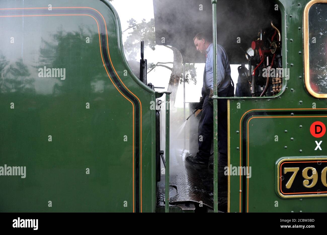 Voller Dampf voraus, als Gloucestershire Warwickshire Steam Railway ihre ersten Züge an diesem Wochenende seit dem Lockdown gestartet. Stockfoto