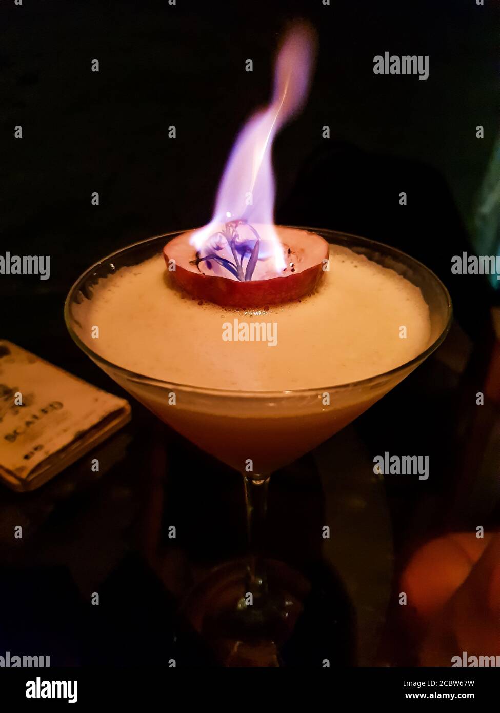 Flammender Cocktail Stockfoto