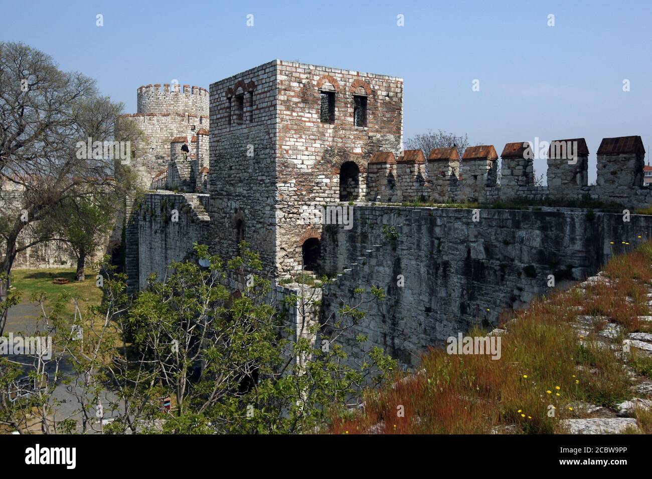 Ein Teil der Festung Yedikule oder das Schloss der Sieben Türme im Stadtteil Yedikule in Istanbul in der Türkei. Stockfoto