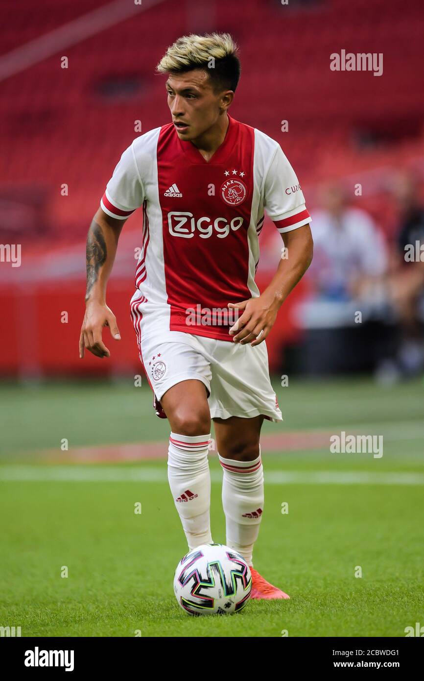 AMSTERDAM, NIEDERLANDE - 8. AUGUST: Lisandro Martinez von Ajax gesehen während der Vorsaison Spiel Ajax gegen RKC Waalwijk am 8. August 2020 in Amsterdam, Niederlande. *** Ortsüberschrift *** Lisandro Martinez Stockfoto