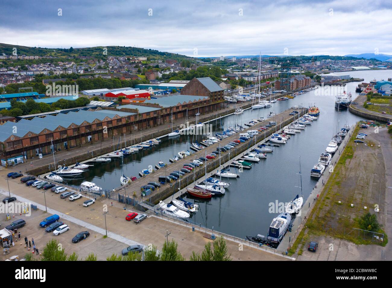 Luftaufnahme der James Watt Dock Marina in Greenock am Fluss Clyde, Inverclyde, Schottland, UK Stockfoto