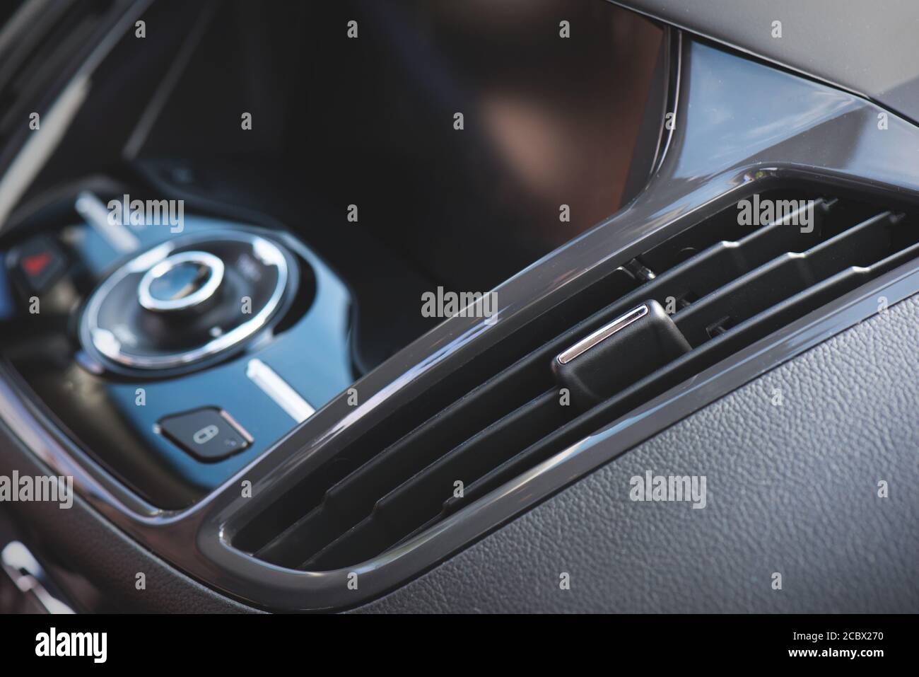 Klimaanlage, Kühlsystem. Interieur eines modernen Autos Stockfoto