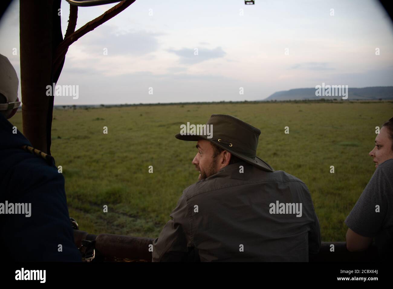 Beeindruckende unvergleichliche Aussicht während einer Ballonfahrt in der Serengeti während eines Safari-Abenteuers in Afrika Stockfoto