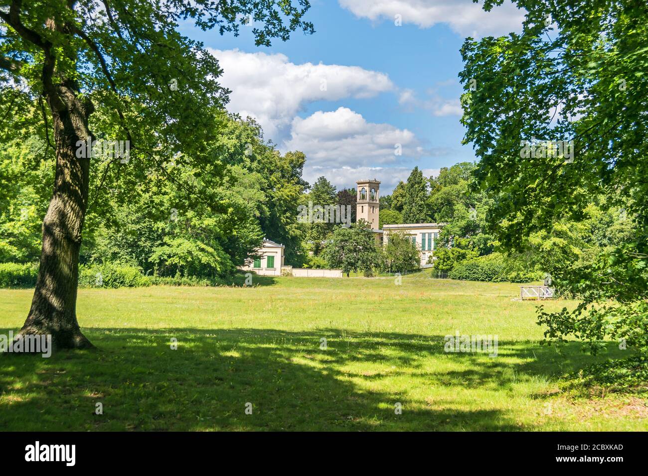 Der Park Glienicke mit dem Schloss Glienicke wurde von Karl Friedrich entworfen Schinkel für Prinz Carl von Preußen Stockfoto